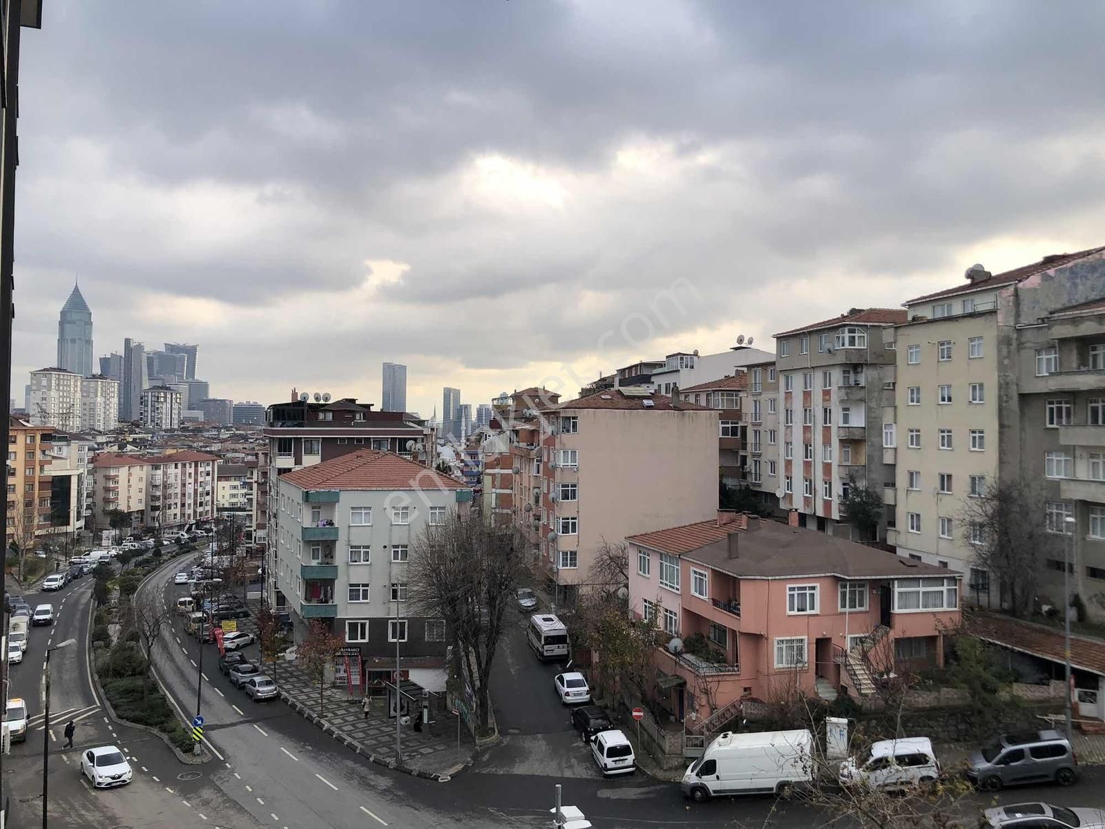Ümraniye İstiklal Mahallesi 3+1 Kiralık Daire - Görsel 6