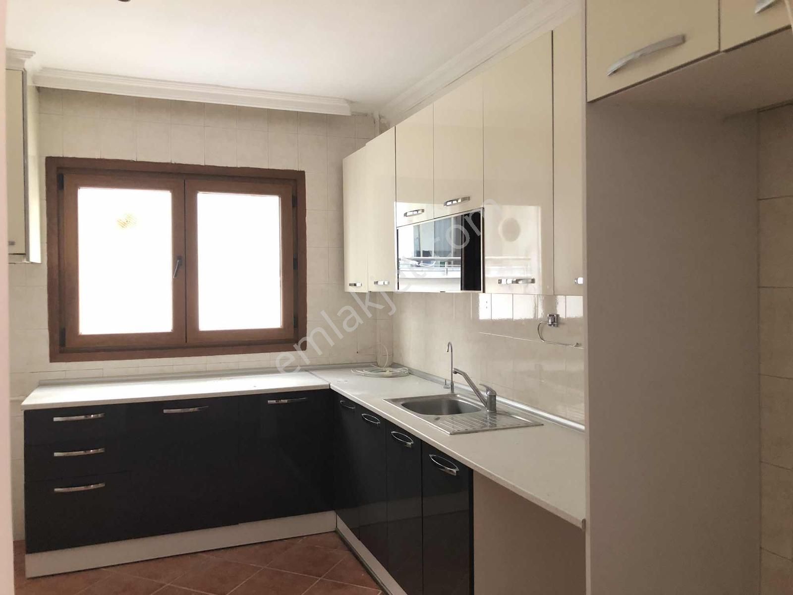 Ümraniye İstiklal Mahallesi 3+1 Kiralık Daire - Görsel 28
