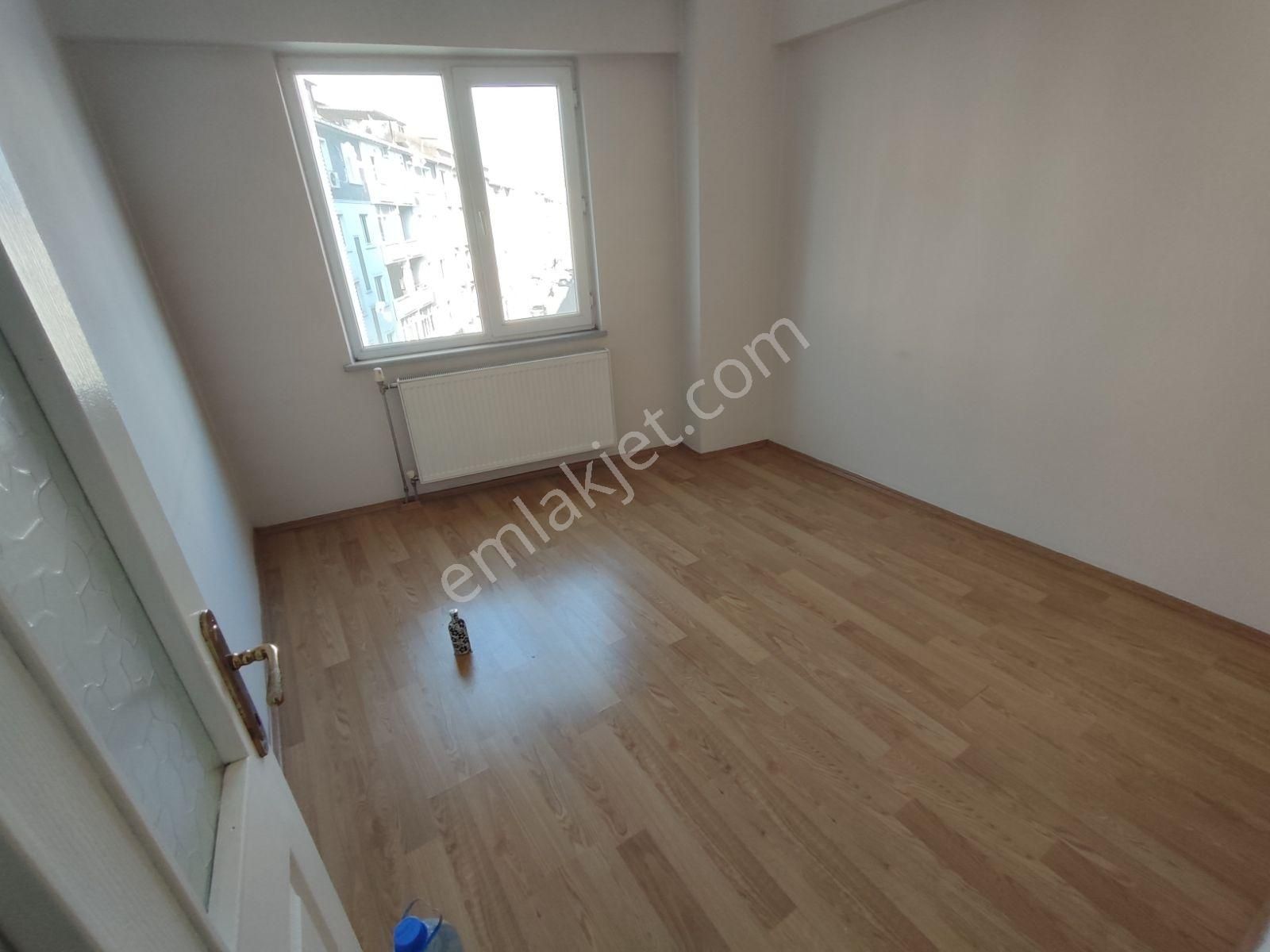 Reşadiye'de 1+1 Fiyatına Ara Kat Masrafsız Asansörlü 2+1 Daire - Görsel 10