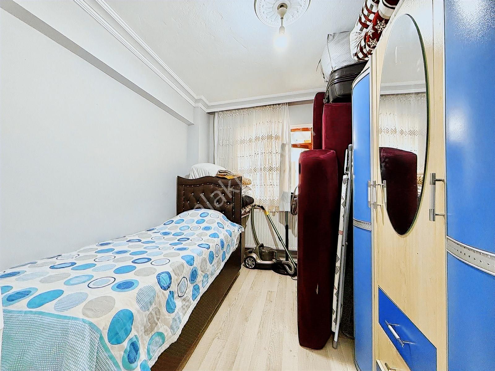 İmir Emlak'tan Merkez'de Çarşı İçerisinde Katta Yapılı 3+1 120m² - Görsel 18