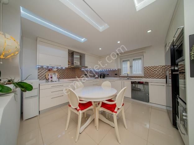 Satılık Daire 3+1 Uncalı Konyaaltı Binbir Gece Konakları