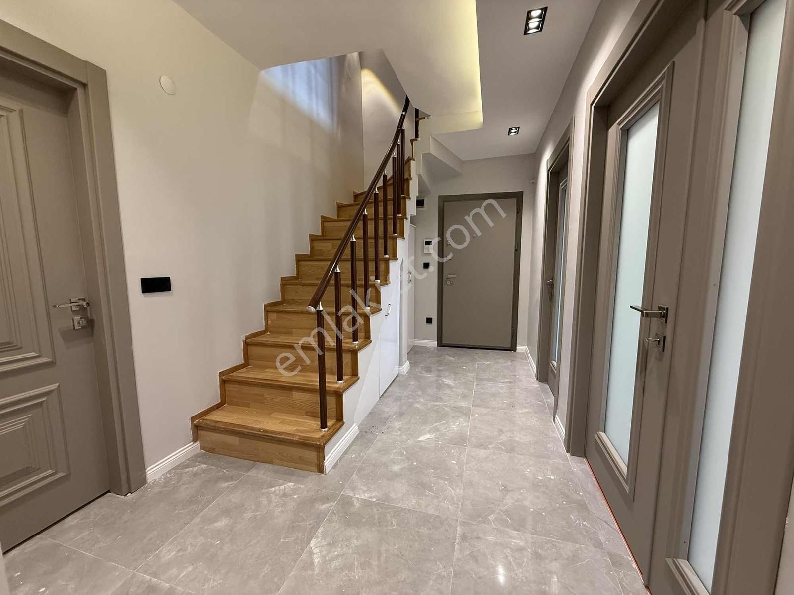 Beylikdüzü Barış Mah. Hafta Sonuna Özel Fiyatla Full Dekorlu 5+2 - Görsel 12