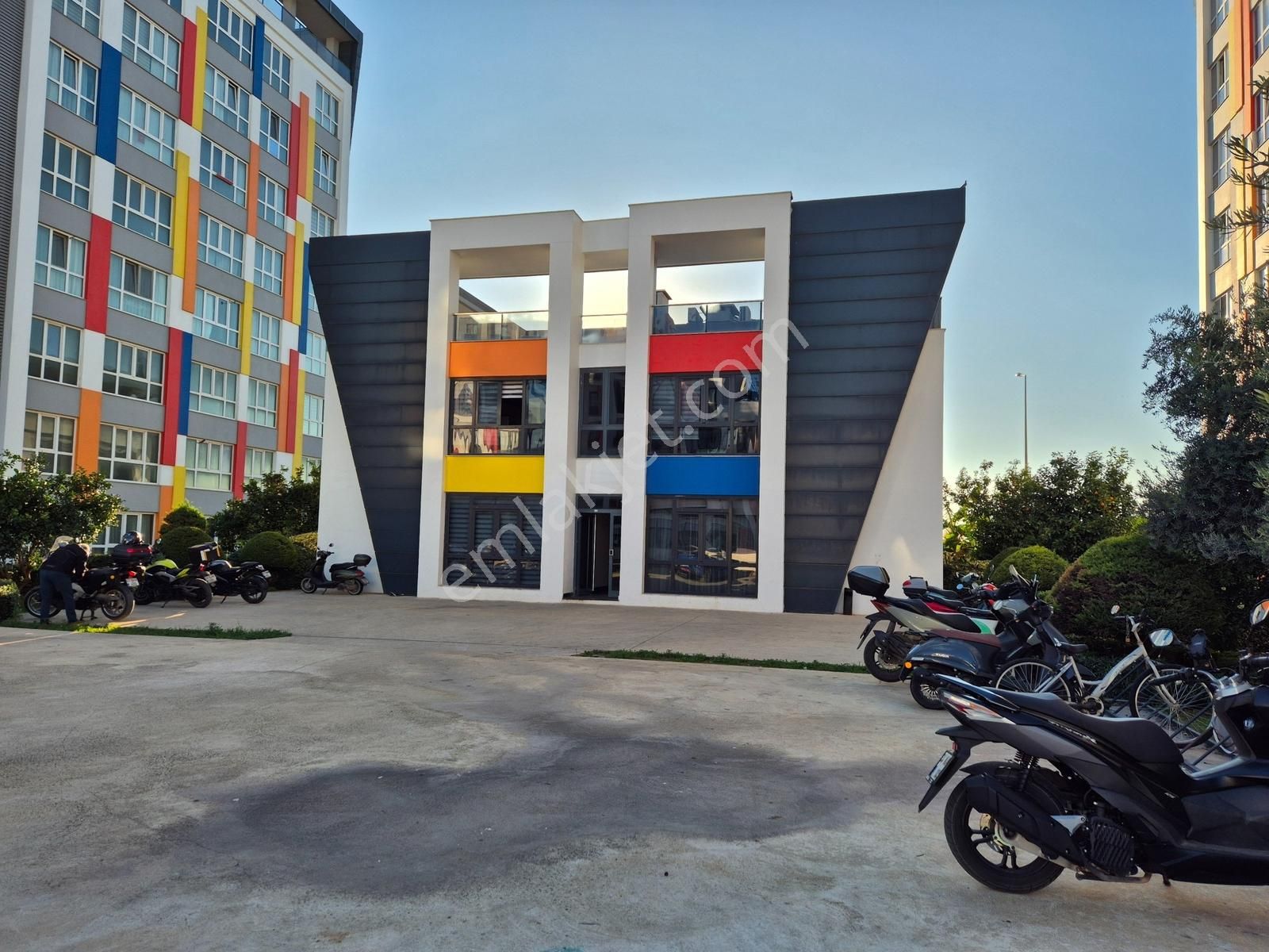 Studio Lego'da Krediye Uygun Havuzlu Sitede 2 Cepheli Köşe Daire - Görsel 12