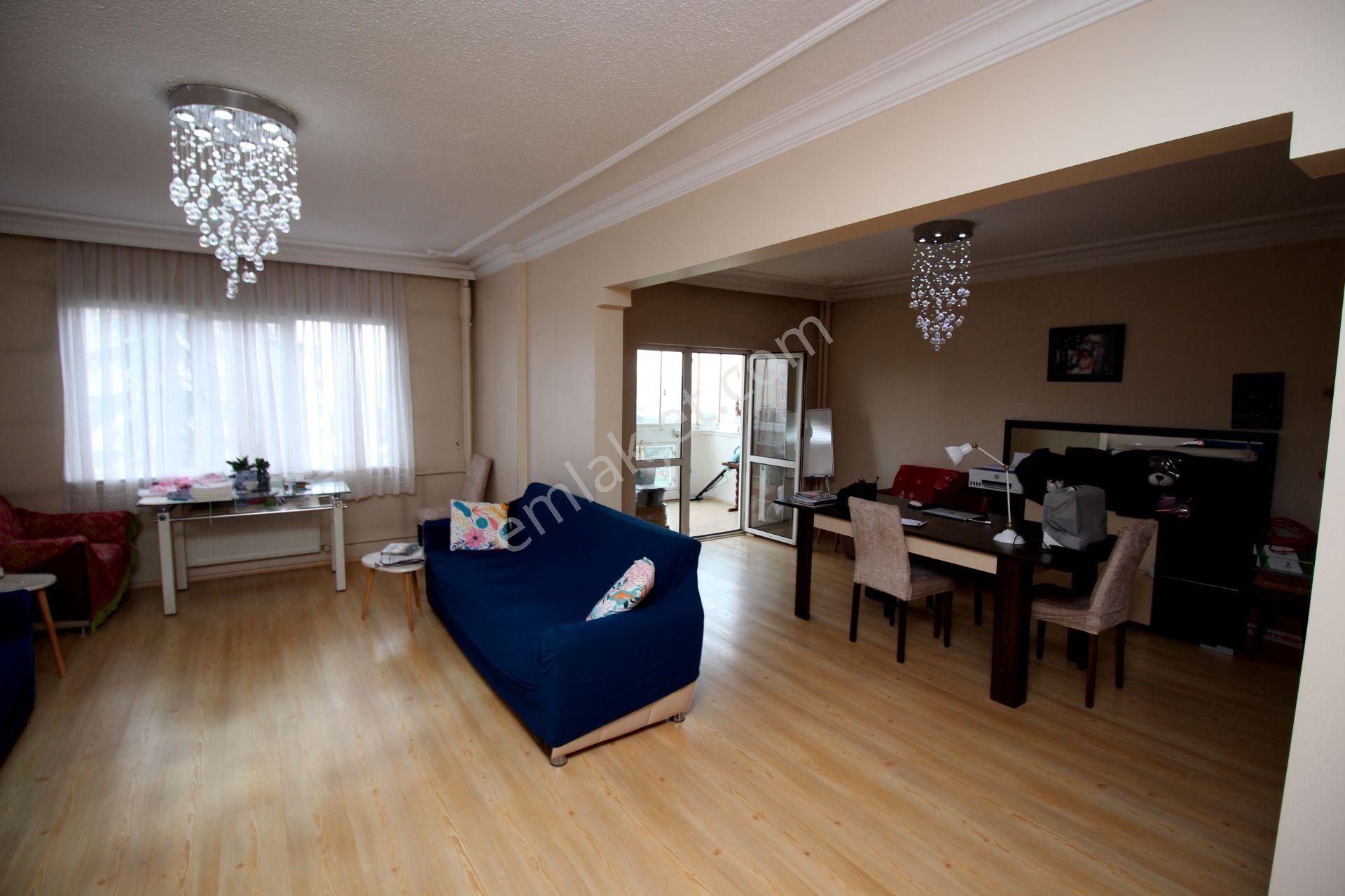 Emre Emlak'tan Elvankent Banka Blokları'nda Arakat Asansörlü Geniş 3+1 Satılık Daire - Görsel 2