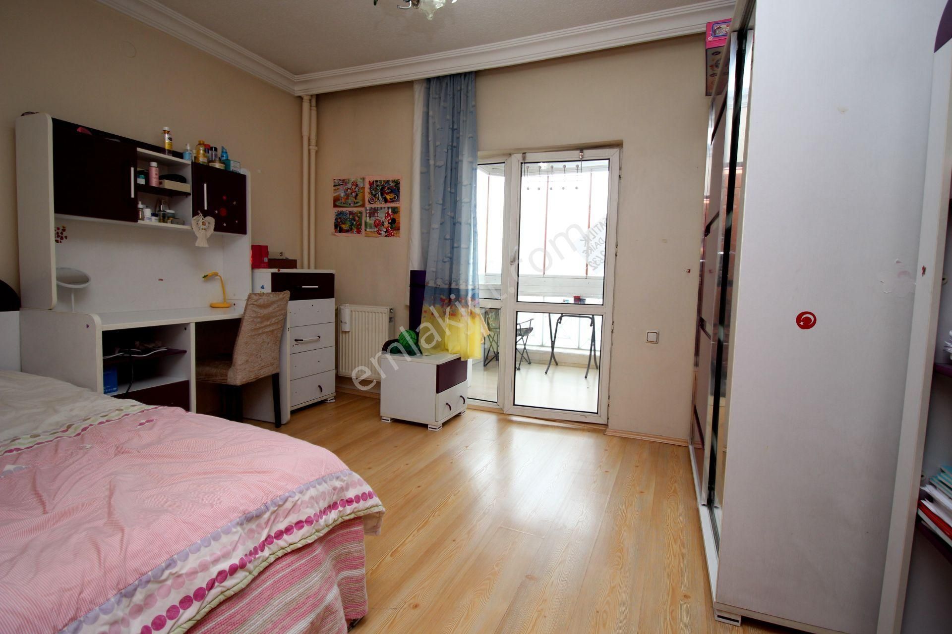 Emre Emlak'tan Elvankent Banka Blokları'nda Arakat Asansörlü Geniş 3+1 Satılık Daire - Görsel 12