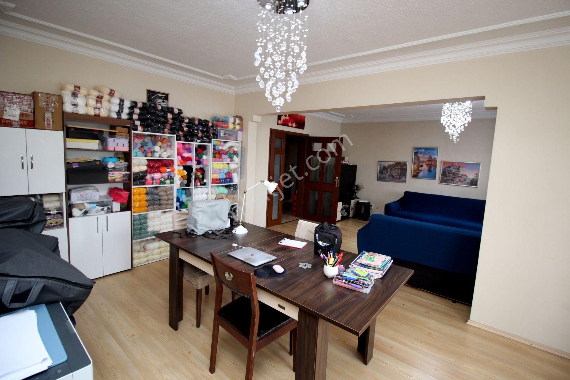 Emre Emlak'tan Elvankent Banka Blokları'nda Arakat Asansörlü Geniş 3+1 Satılık Daire - Görsel 4