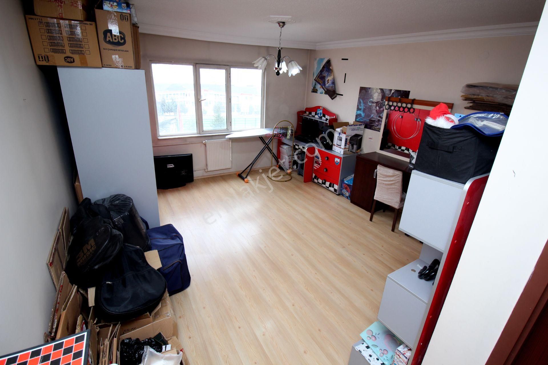 Emre Emlak'tan Elvankent Banka Blokları'nda Arakat Asansörlü Geniş 3+1 Satılık Daire - Görsel 19