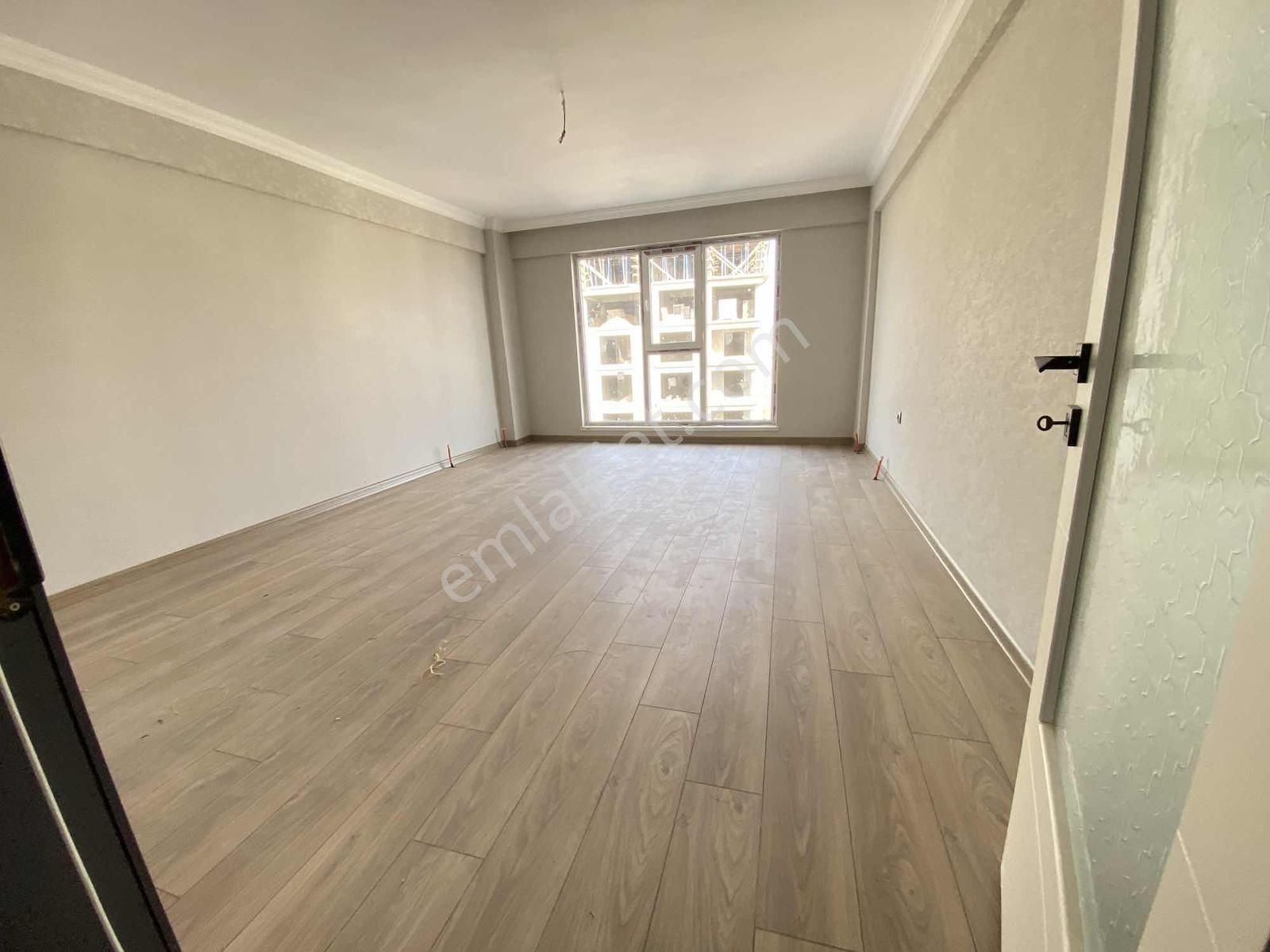 8.cadde Dibinde 3+1 130 M2 3.katta Ful Yapılı Emsalsiz Daire !! - Görsel 5