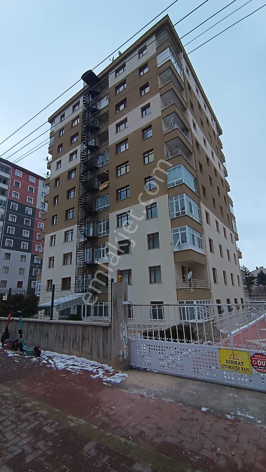 Bosna Hersek Mh Mesaj Cd Üzerinde Ravza Sitesi 2+1 İçerisi Full Yapılı Satılık Daire