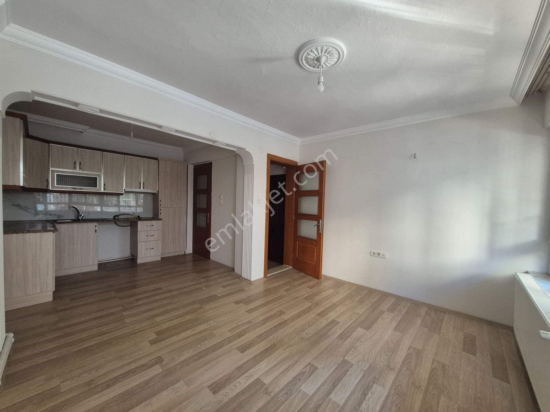 Kurtuluş Mah.'de Doğalgazlı Zemin Kat 2+1 Satılık Daire - Görsel 9