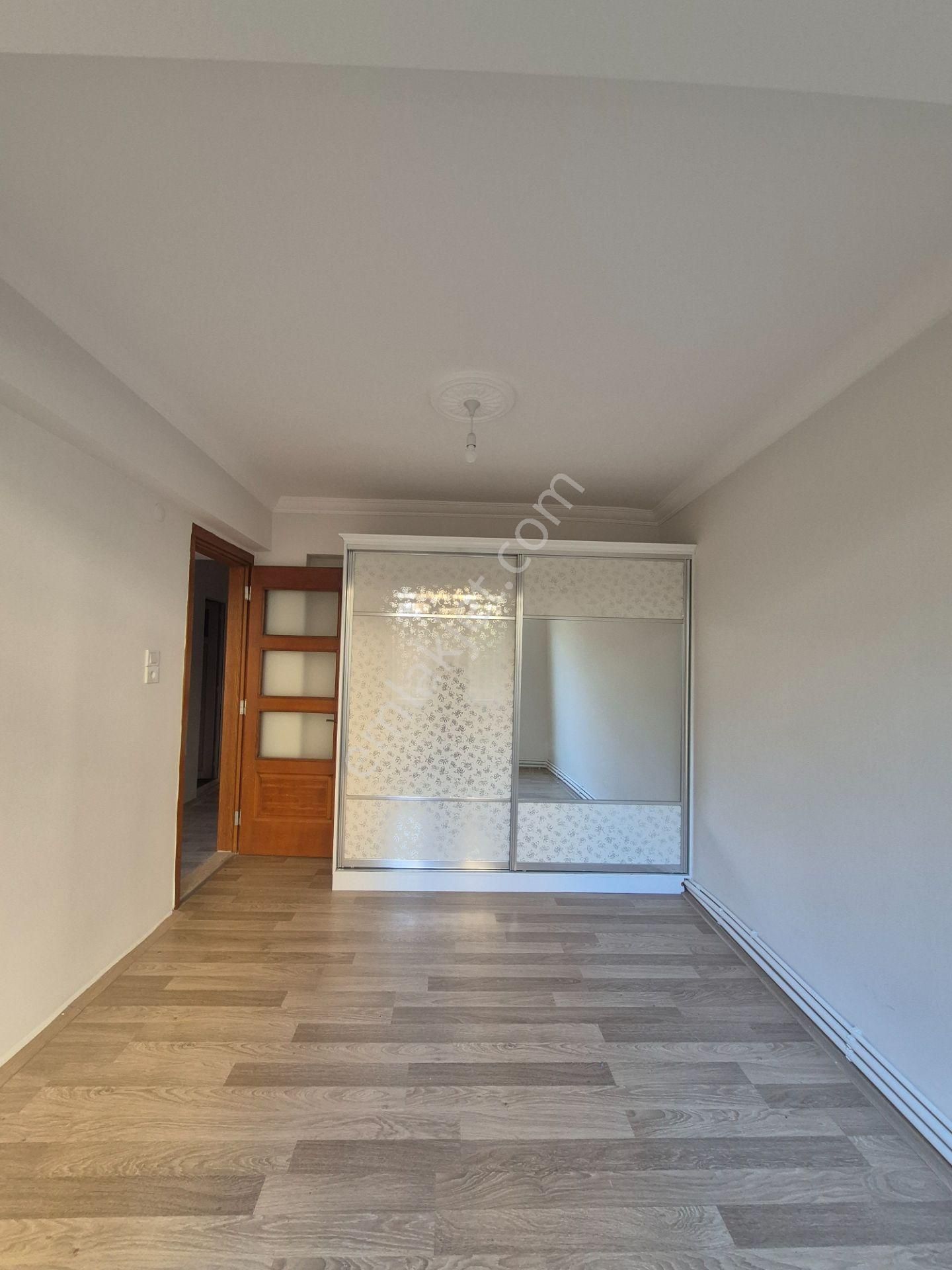 Kurtuluş Mah.'de Doğalgazlı Zemin Kat 2+1 Satılık Daire - Görsel 12