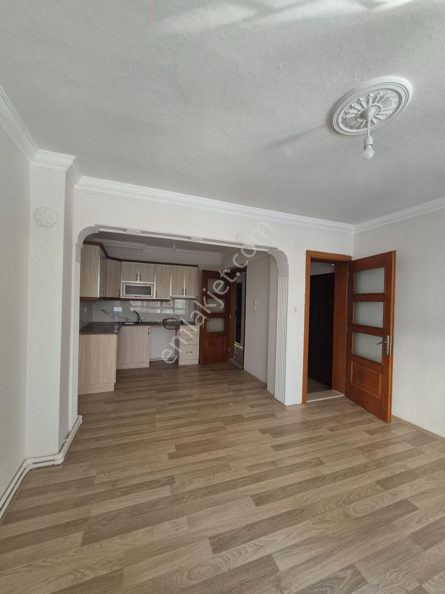 Kurtuluş Mah.'de Doğalgazlı Zemin Kat 2+1 Satılık Daire - Görsel 6