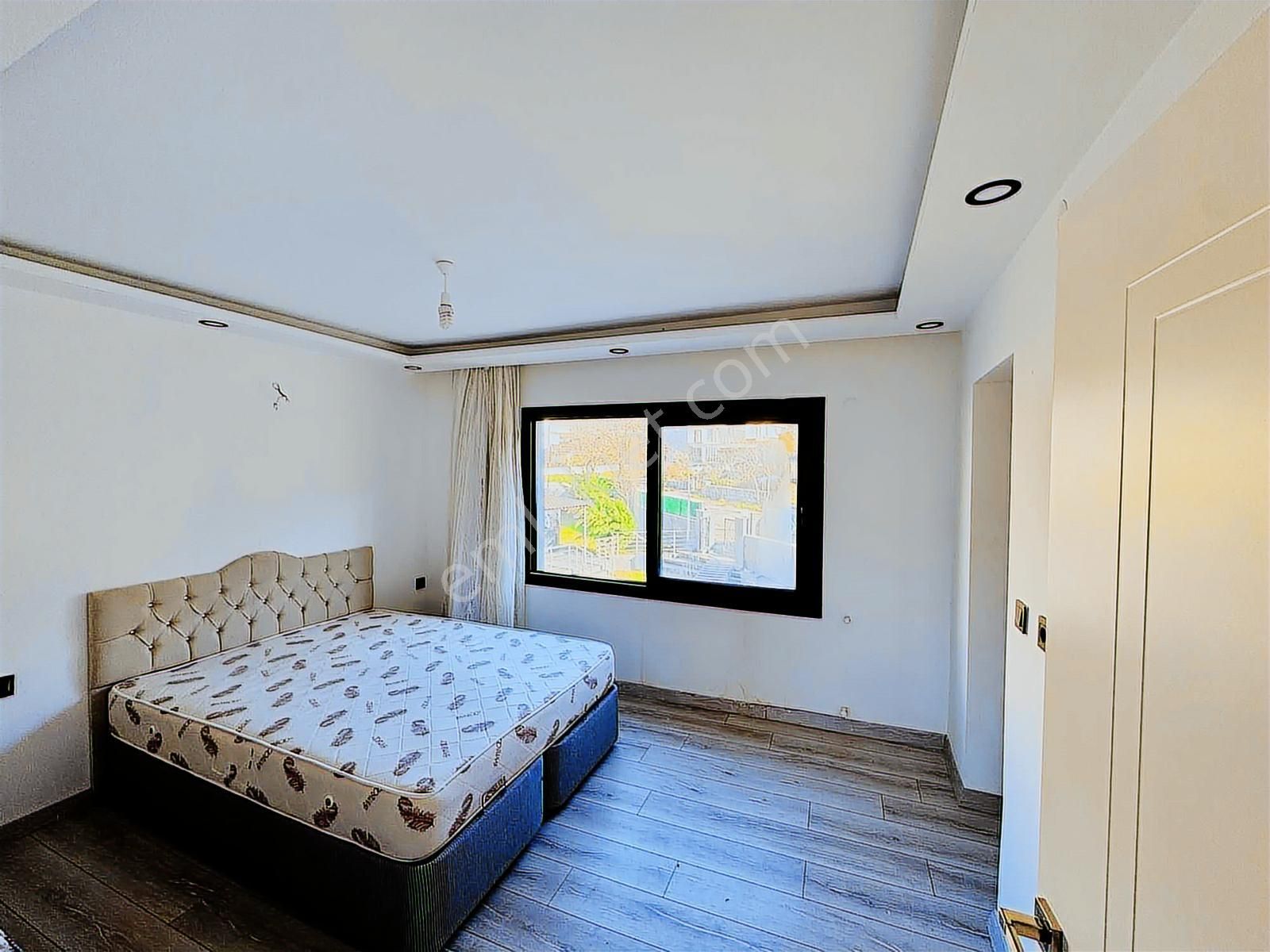 Kuşadası Güzelçamlı'da Havuzlu Satılık 3+1 Tripleks Yazlık - Görsel 14