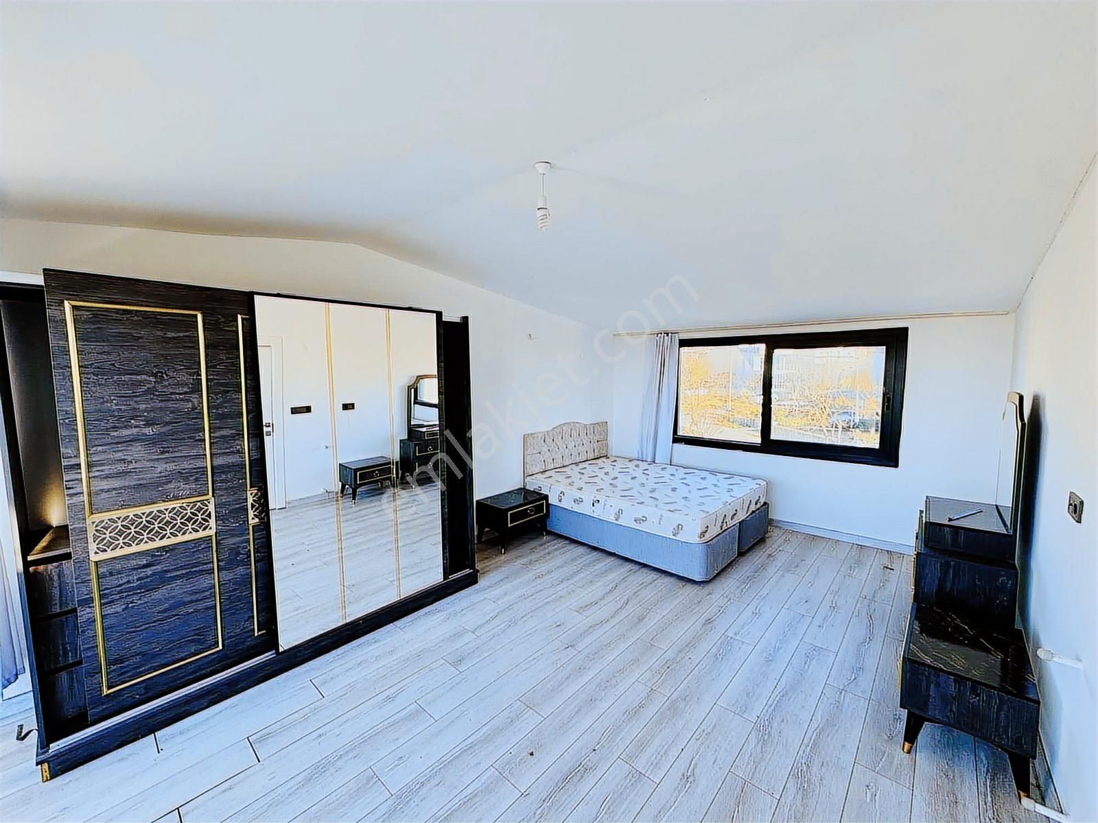 Kuşadası Güzelçamlı'da Havuzlu Satılık 3+1 Tripleks Yazlık - Görsel 7