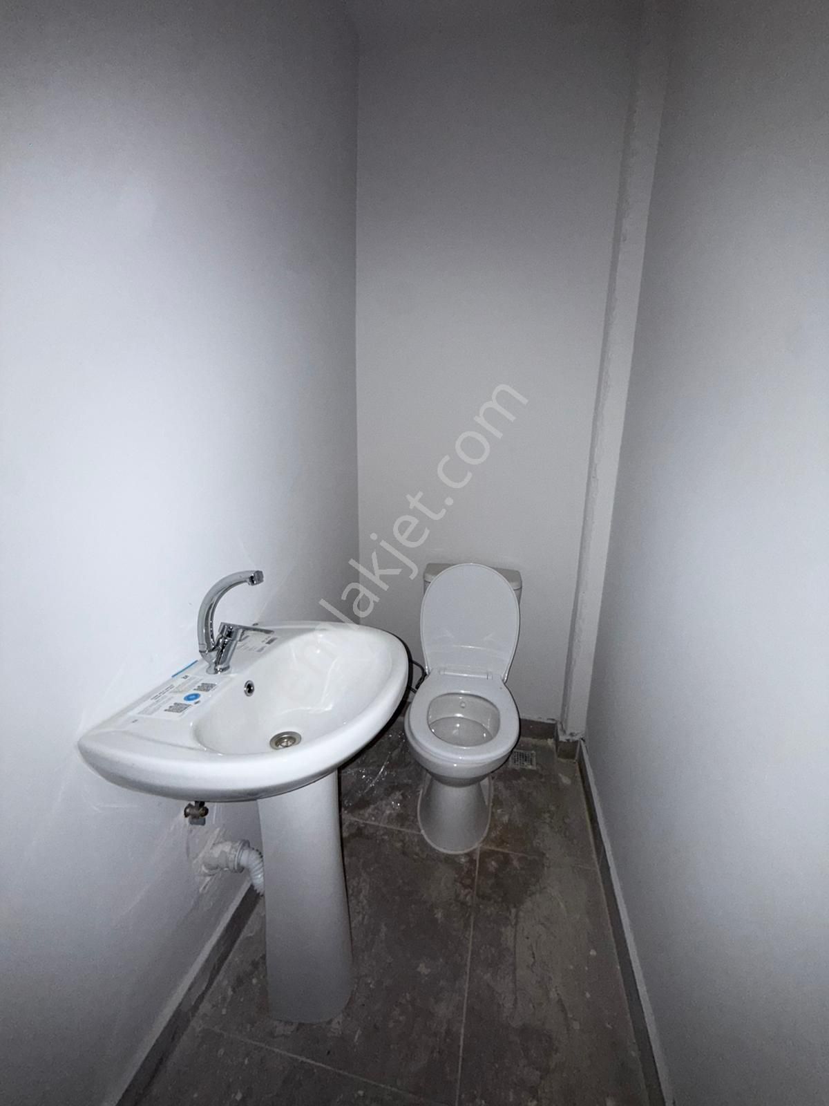 Adanorm Sanayi Sitesinde 1.350 M2/8 Wc/teras/3 Katlı/çok Amaçlı - Görsel 12