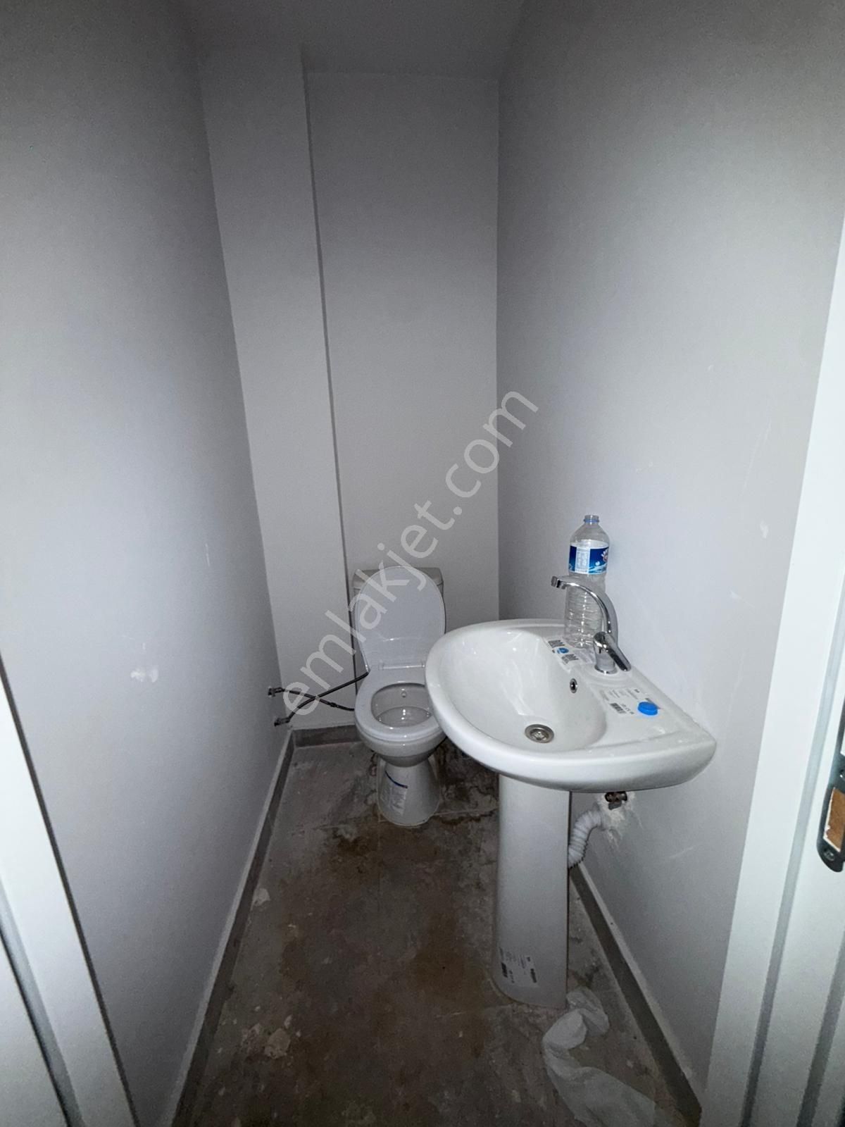 Adanorm Sanayi Sitesinde 1.350 M2/8 Wc/teras/3 Katlı/çok Amaçlı - Görsel 9