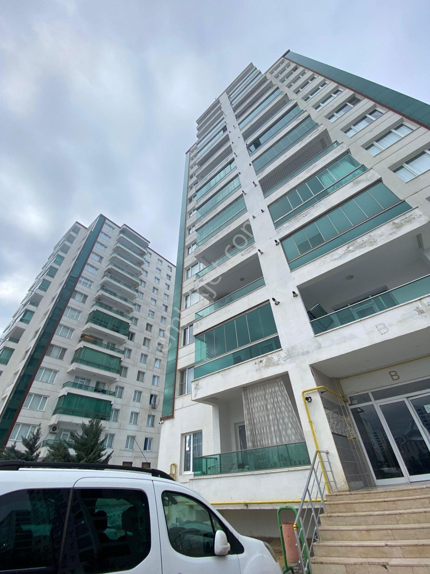 Satılık Fabrika Mahallesinin En Güzel 3+1 Dairesi - Görsel 4