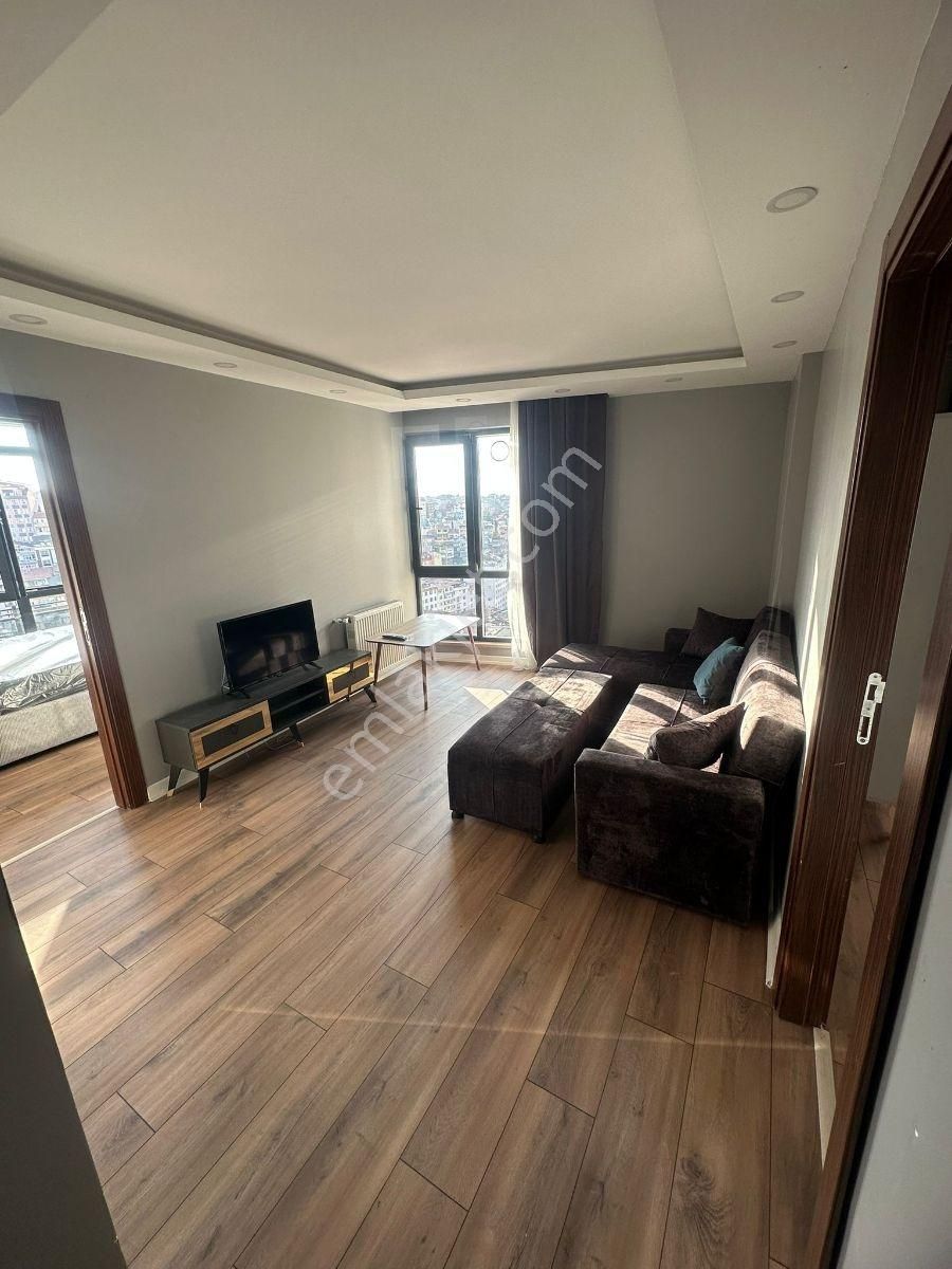 Tuncay'dan Mecidiyeköy'de Lüks Binada 5. Kat'da 2+1 Eşyalı