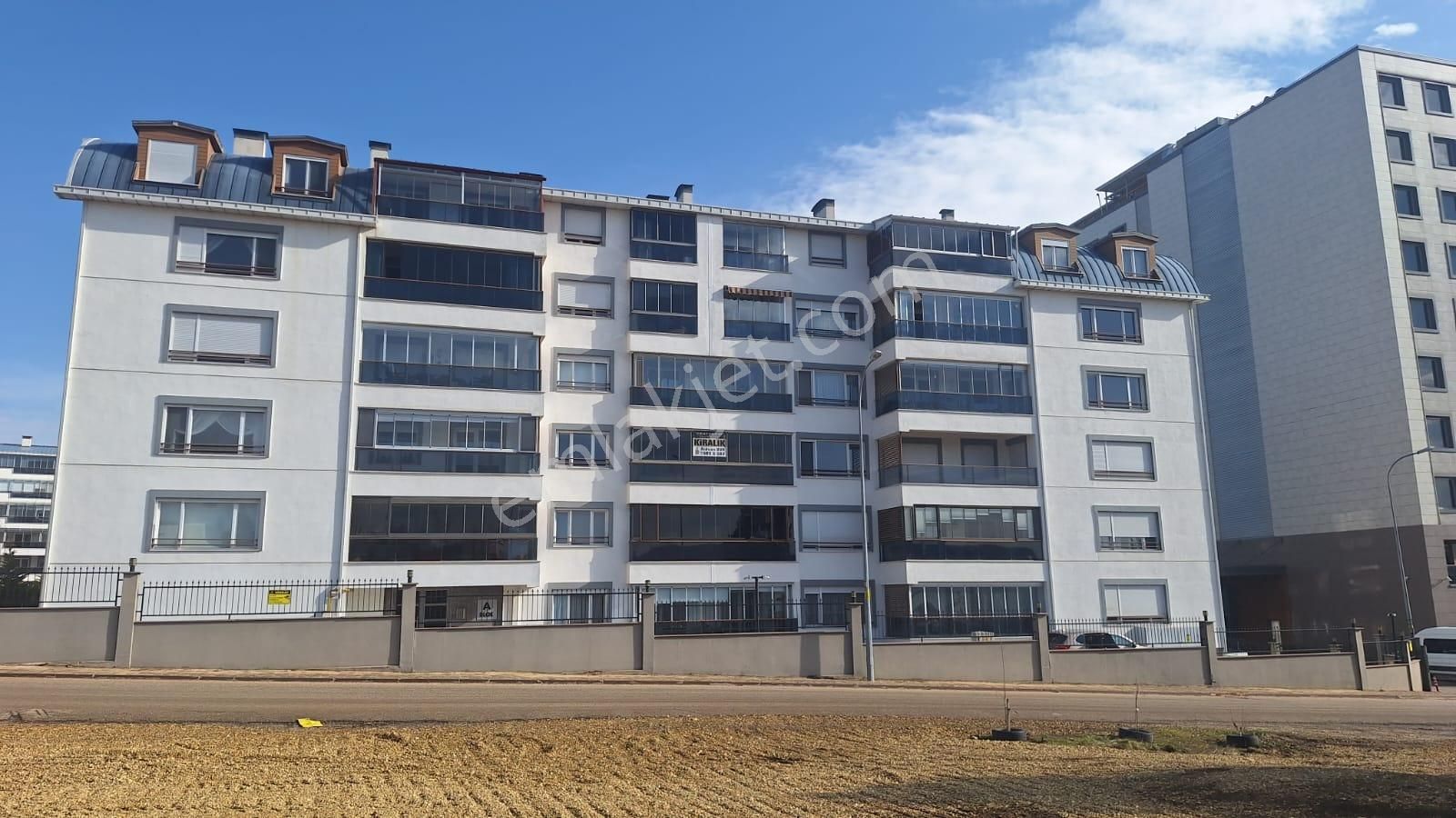 Century 21 Vizyon'dan Terrace Park Sitesinde 2+1 Lüks Kiralık Daire - Görsel 2