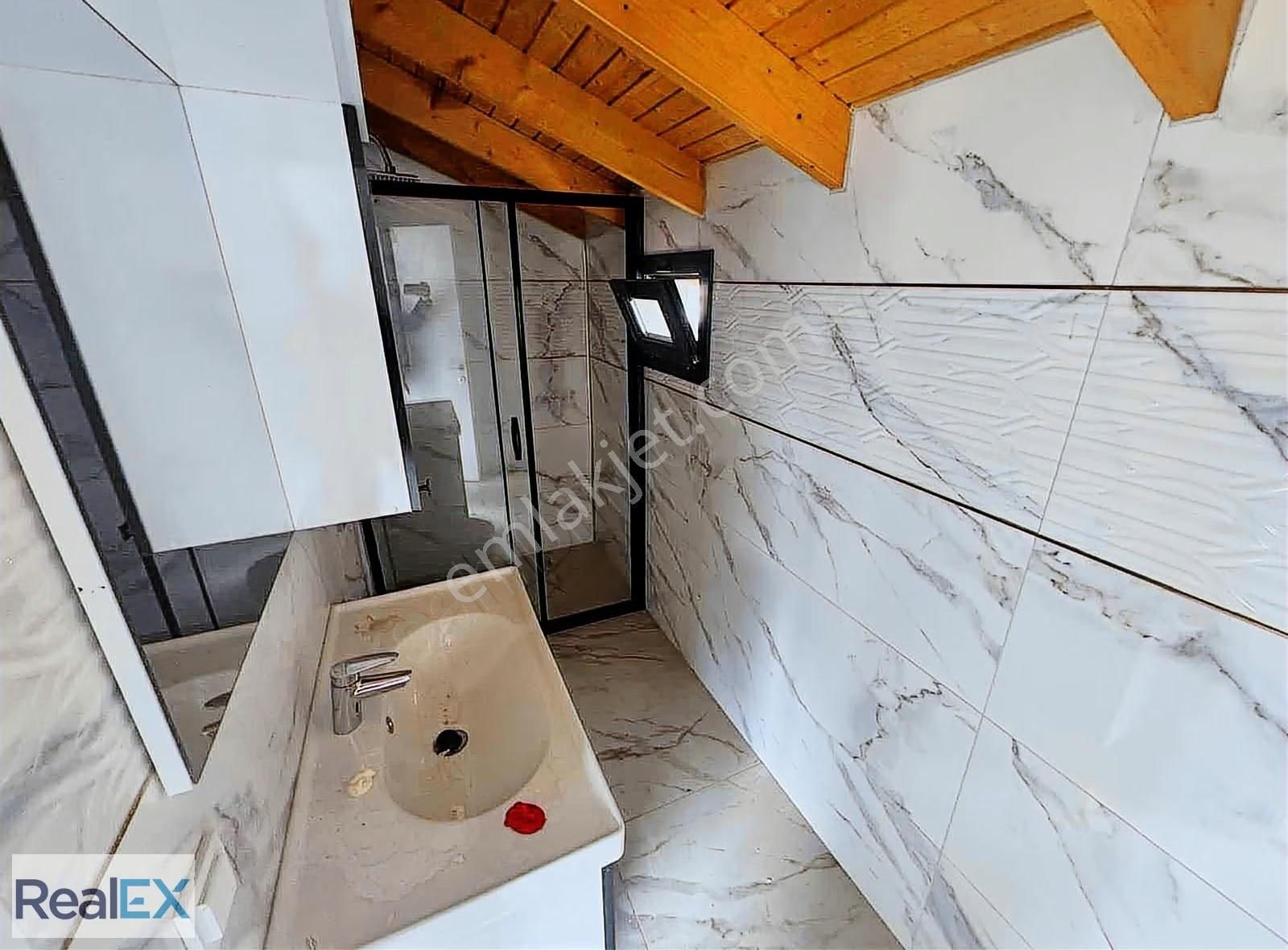 Ön Cephe Köşe Deniz Manzaralı Villa - Görsel 17