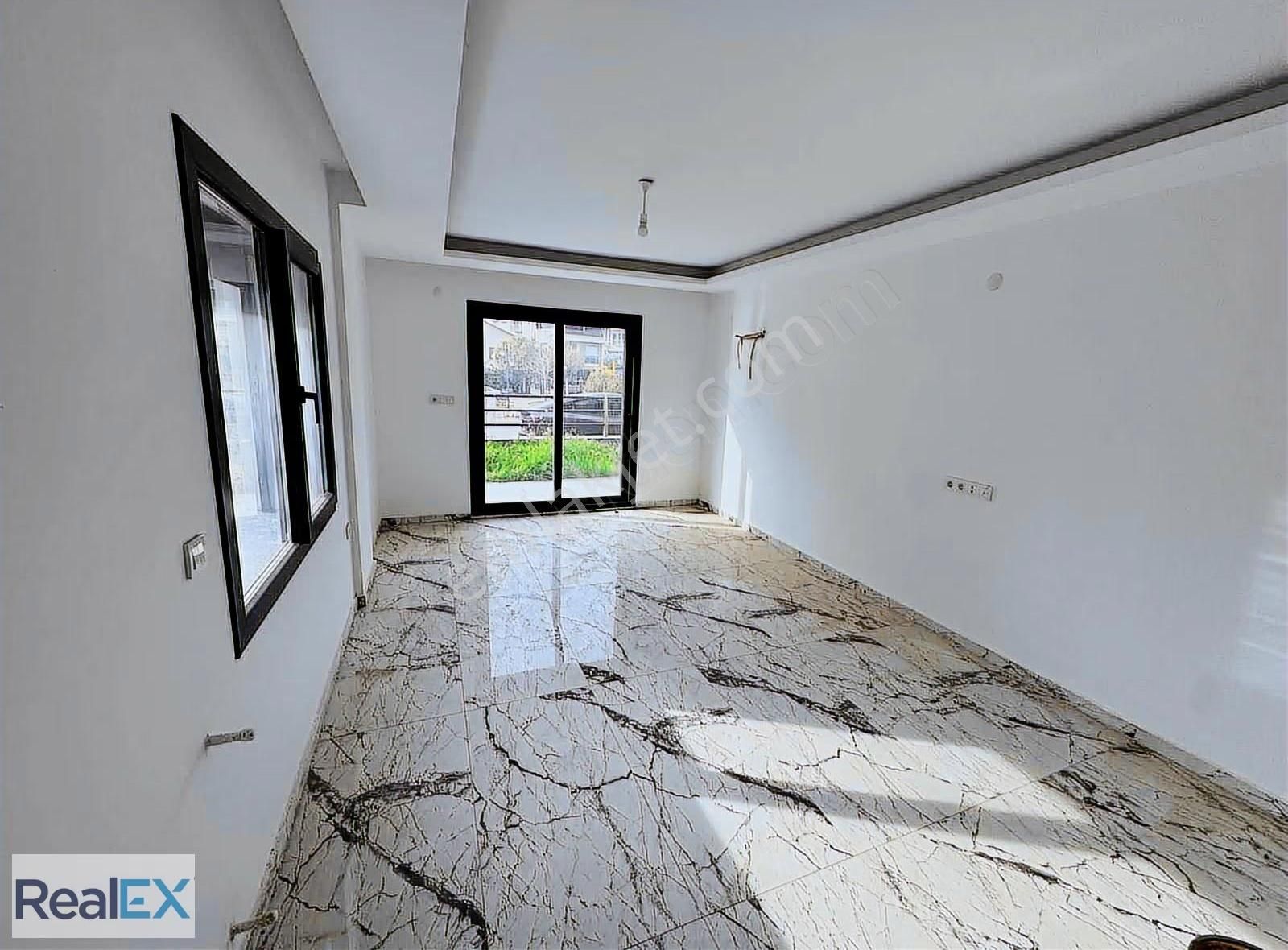 Ön Cephe Köşe Deniz Manzaralı Villa - Görsel 7