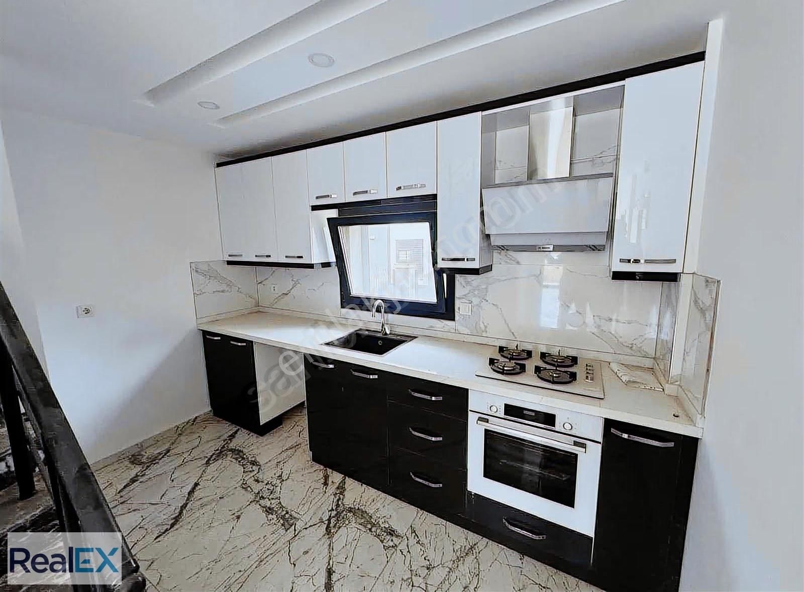 Ön Cephe Köşe Deniz Manzaralı Villa - Görsel 23