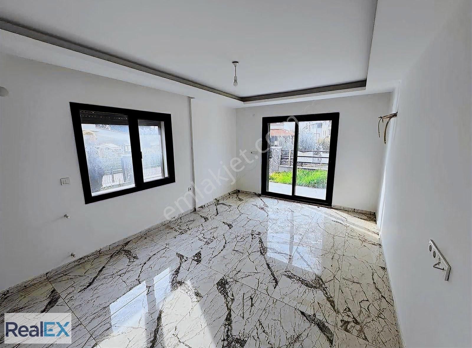 Ön Cephe Köşe Deniz Manzaralı Villa - Görsel 26