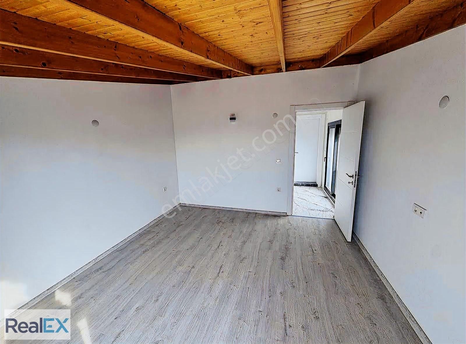 Ön Cephe Köşe Deniz Manzaralı Villa - Görsel 27