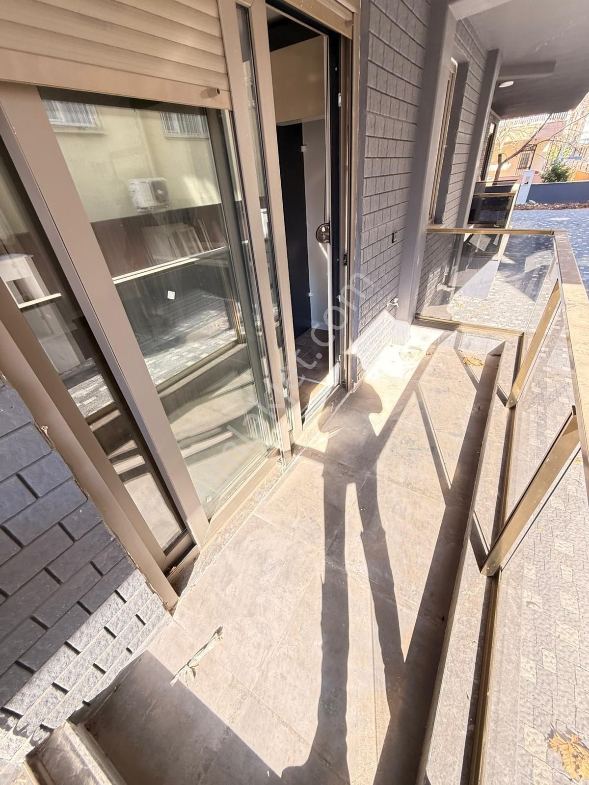 Etiler’de Önü Açık Doğalgazlı Elektrik Panjurlu 2+1 Daire - Görsel 11