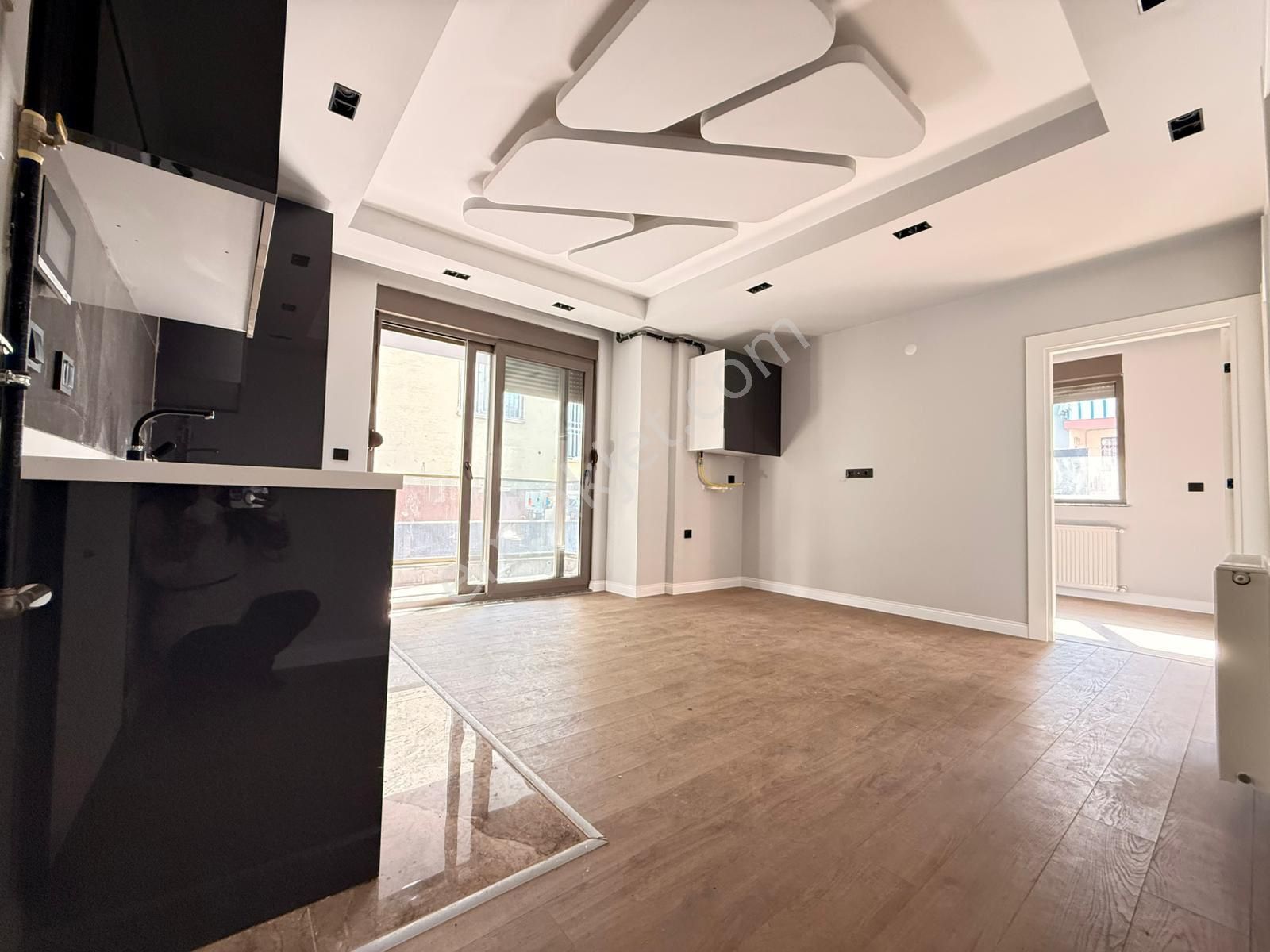 Etiler’de Önü Açık Doğalgazlı Elektrik Panjurlu 2+1 Daire - Görsel 4