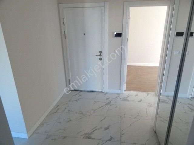 Kozyatağı Merkez Genç Ap.ebev.süperlüks Kiralık Daire 3+1,130m2. - Görsel 4