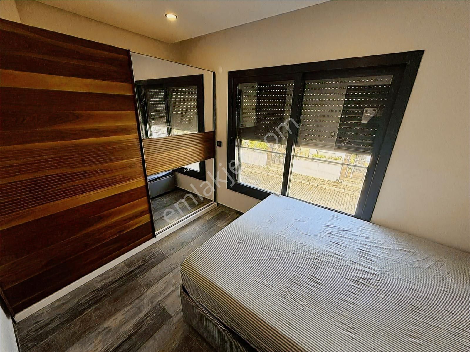 Kuşadası Güzelçamlı'da Denize 200 Mt Özel Havuzlu 3+1 Villa - Görsel 13