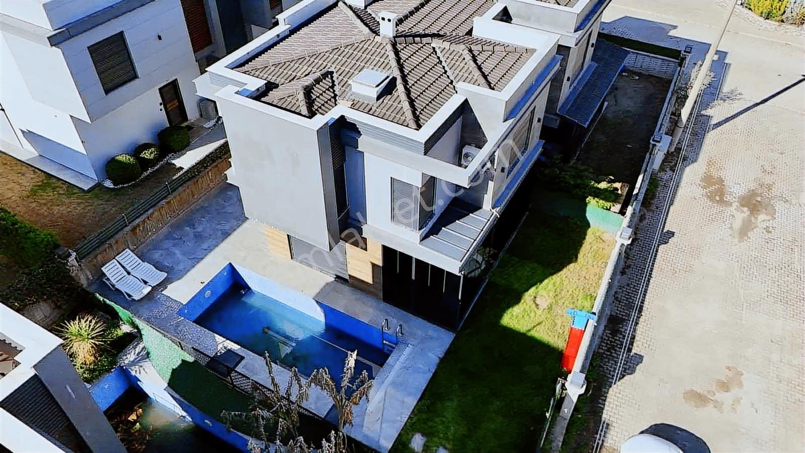 Kuşadası Güzelçamlı'da Denize 200 Mt Özel Havuzlu 3+1 Villa - Görsel 19