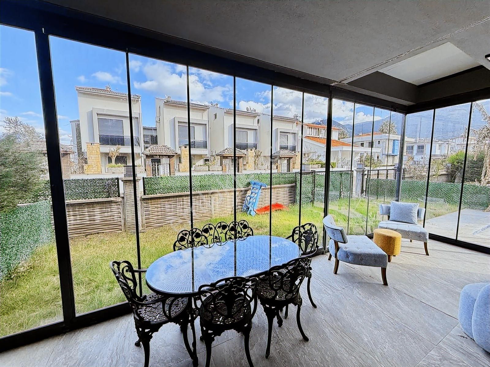 Kuşadası Güzelçamlı'da Denize 200 Mt Özel Havuzlu 3+1 Villa - Görsel 2