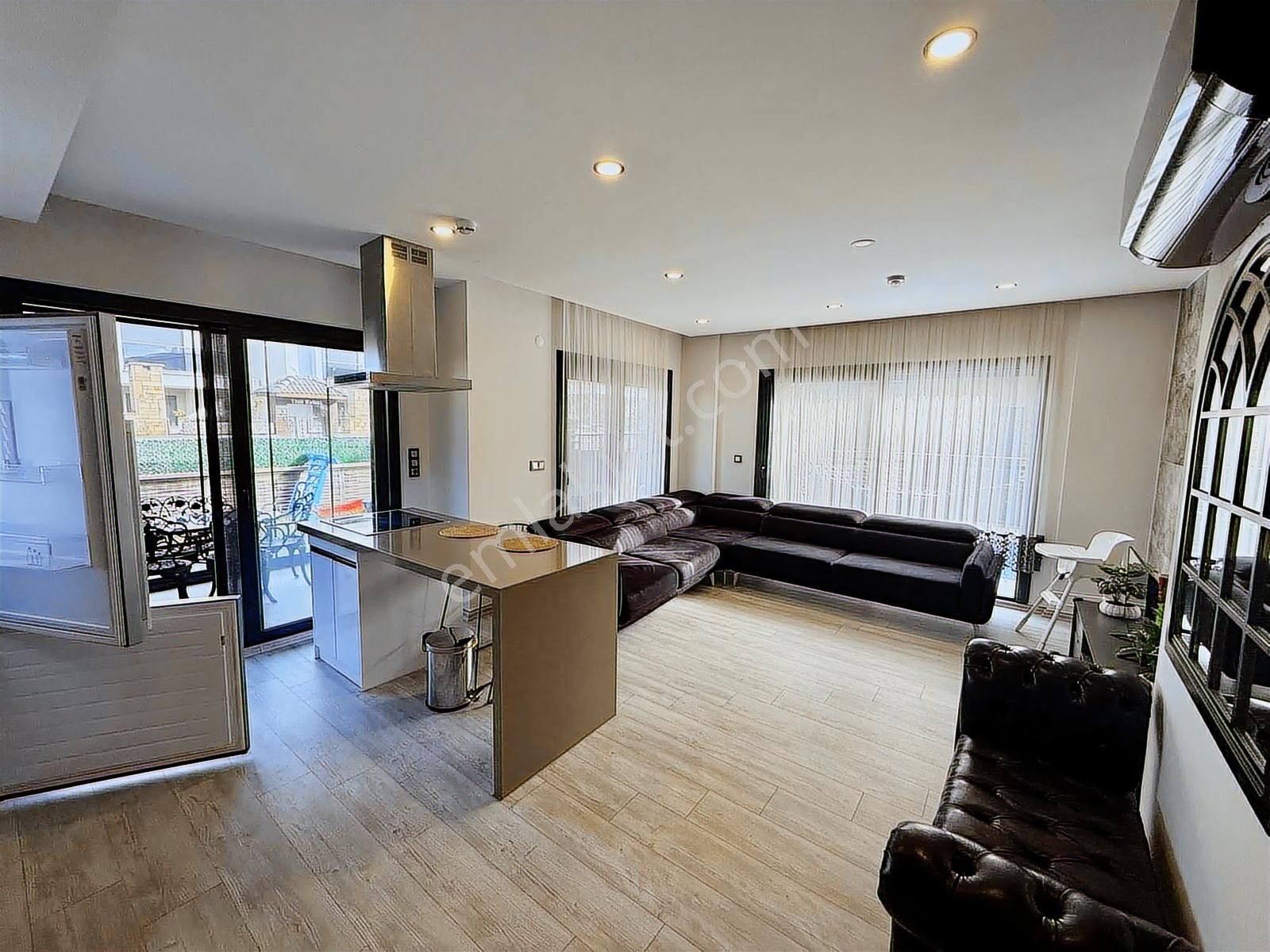 Kuşadası Güzelçamlı'da Denize 200 Mt Özel Havuzlu 3+1 Villa - Görsel 15