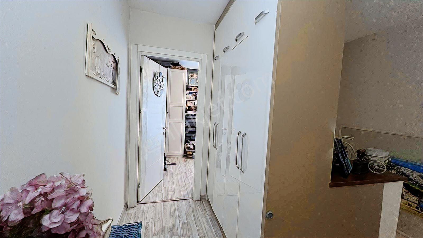 Bornova Veranova Sitesi'nde 2+1 Satılık Bahçeli Dubleks Daire - Görsel 5