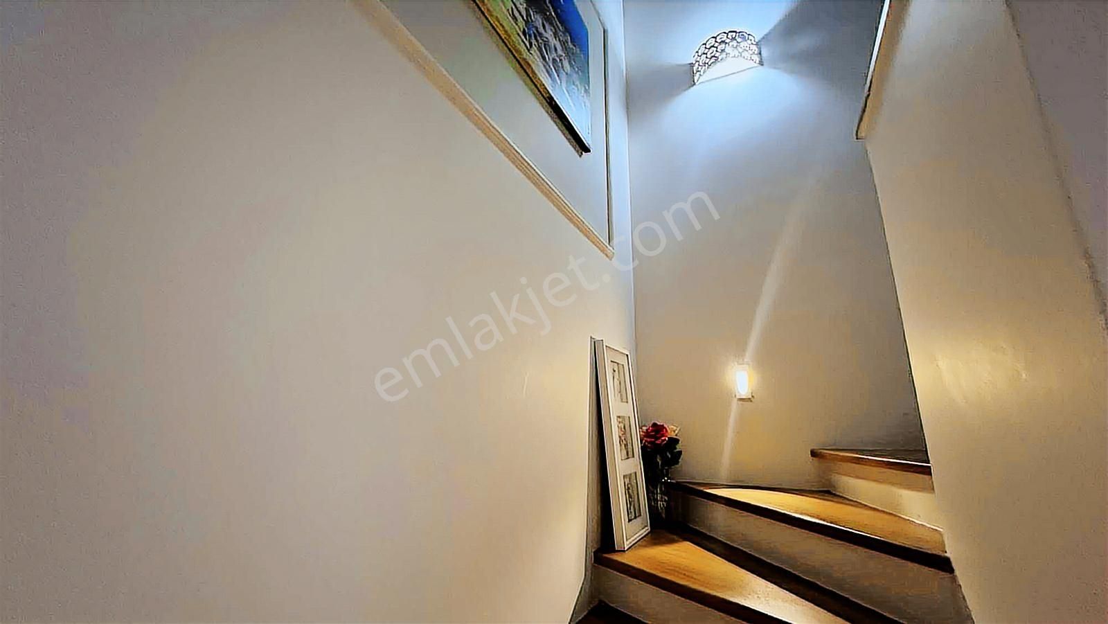 Bornova Veranova Sitesi'nde 2+1 Satılık Bahçeli Dubleks Daire - Görsel 23