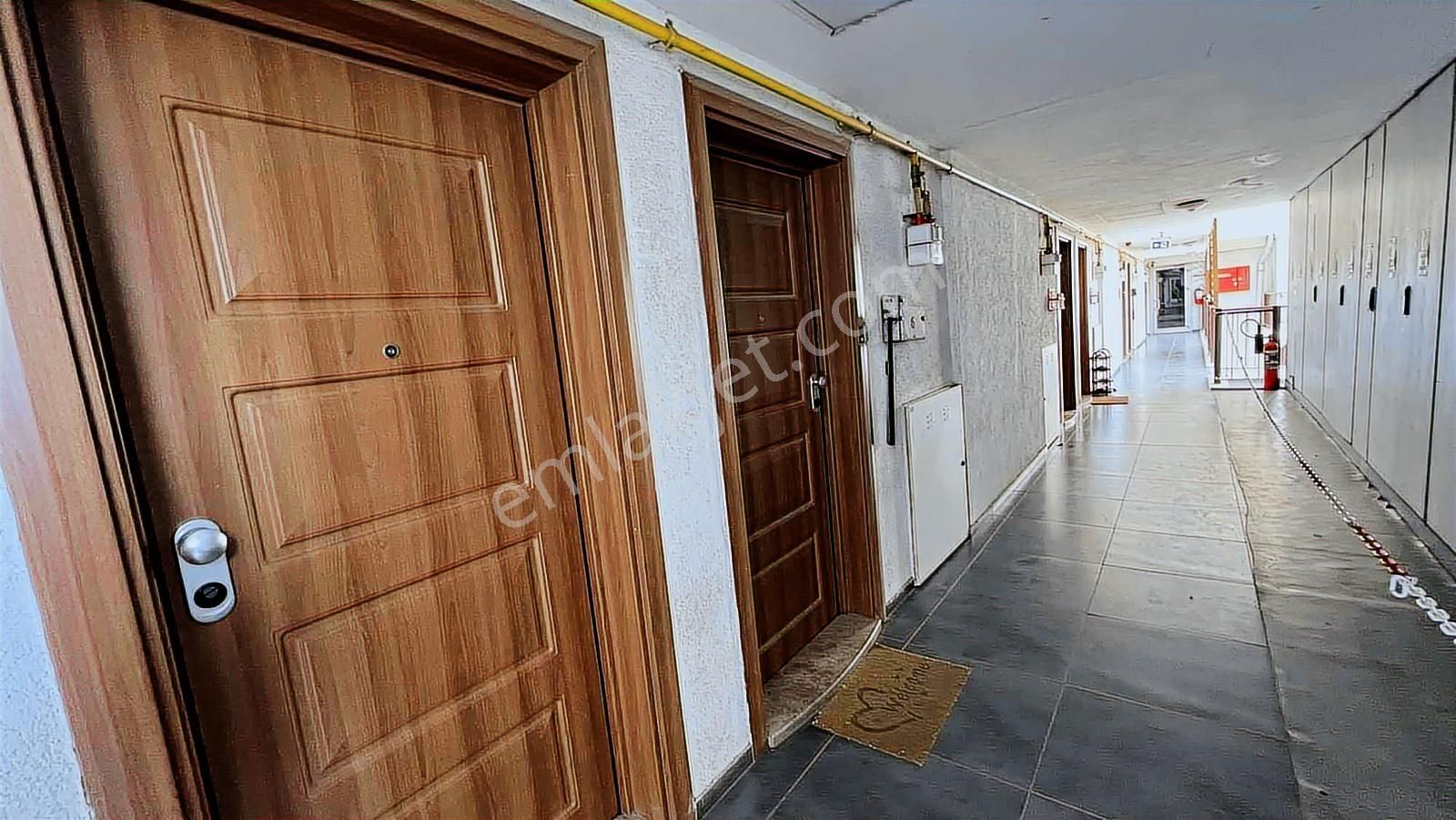Bornova Veranova Sitesi'nde 2+1 Satılık Bahçeli Dubleks Daire - Görsel 2