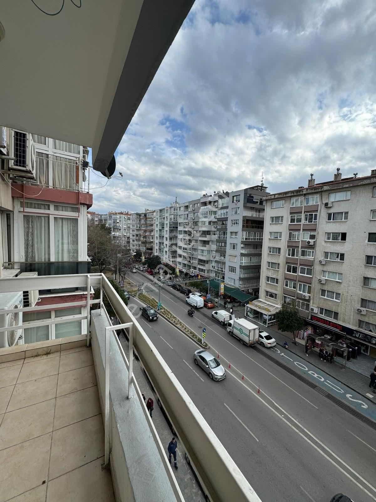 Poligon İnönü Caddesi Üzerinde Satılık 3+1 Daire