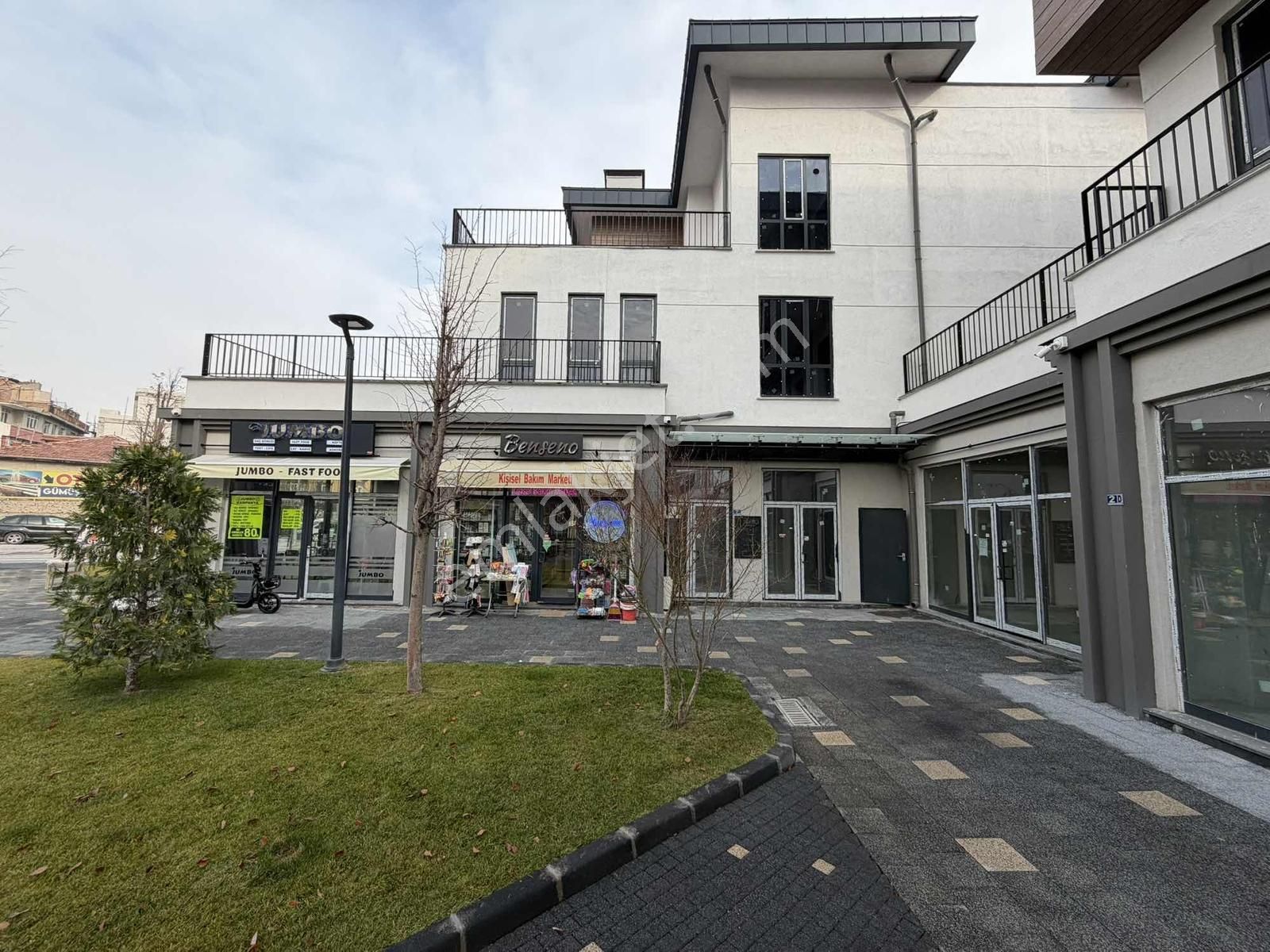 Sürşen Premium Group'dan Suriçi Çarşısında Mükemmel Ofis ! - Görsel 6
