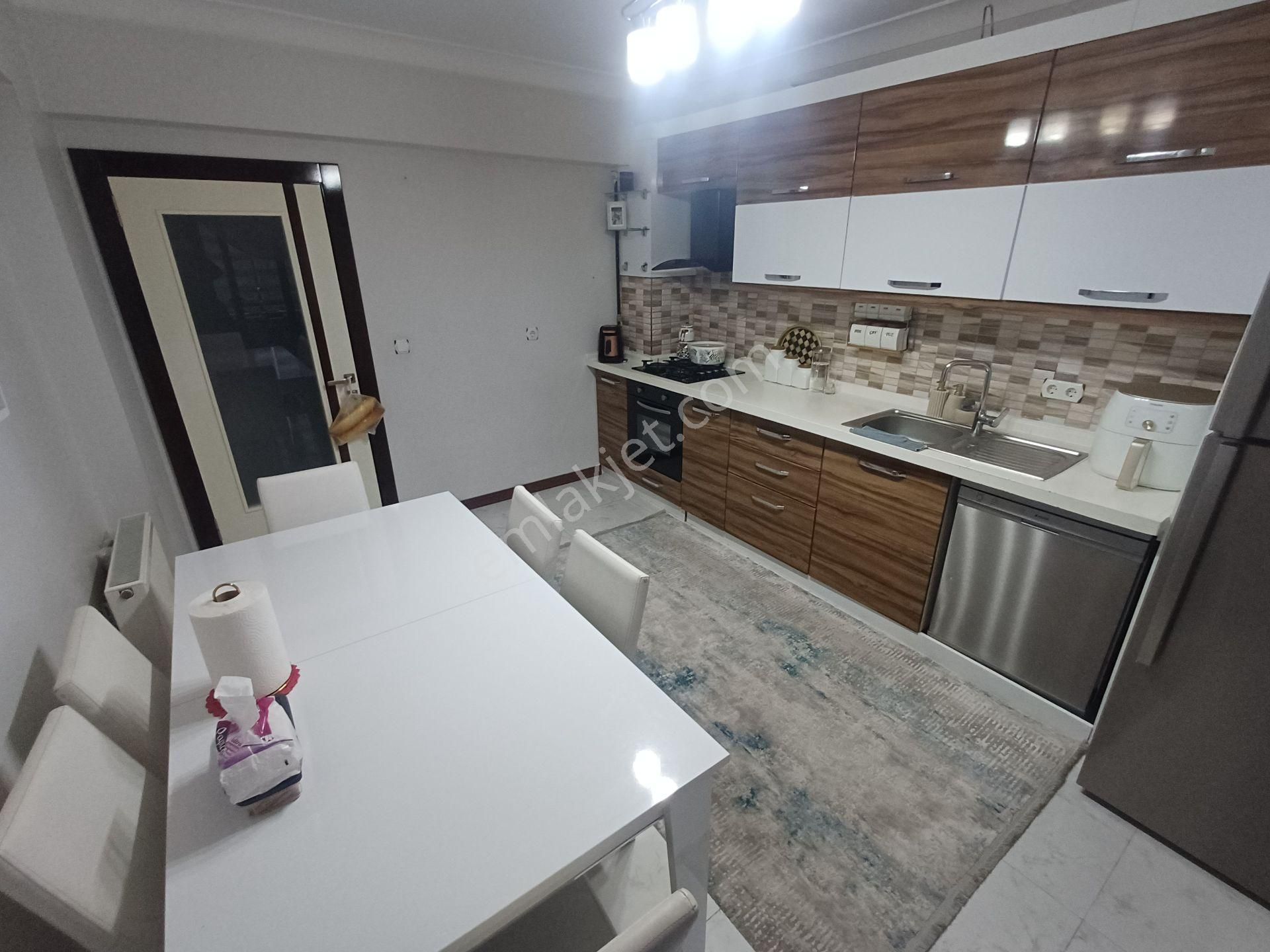 Selçuklu Mah.de Site İçerisinde 145 M2 Lüks Yapılı 3+1 Daire - Görsel 8