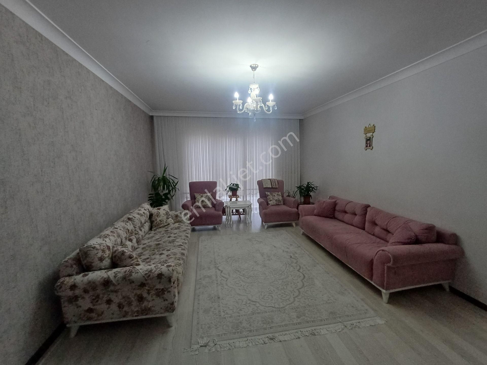 Selçuklu Mah.de Site İçerisinde 145 M2 Lüks Yapılı 3+1 Daire - Görsel 2