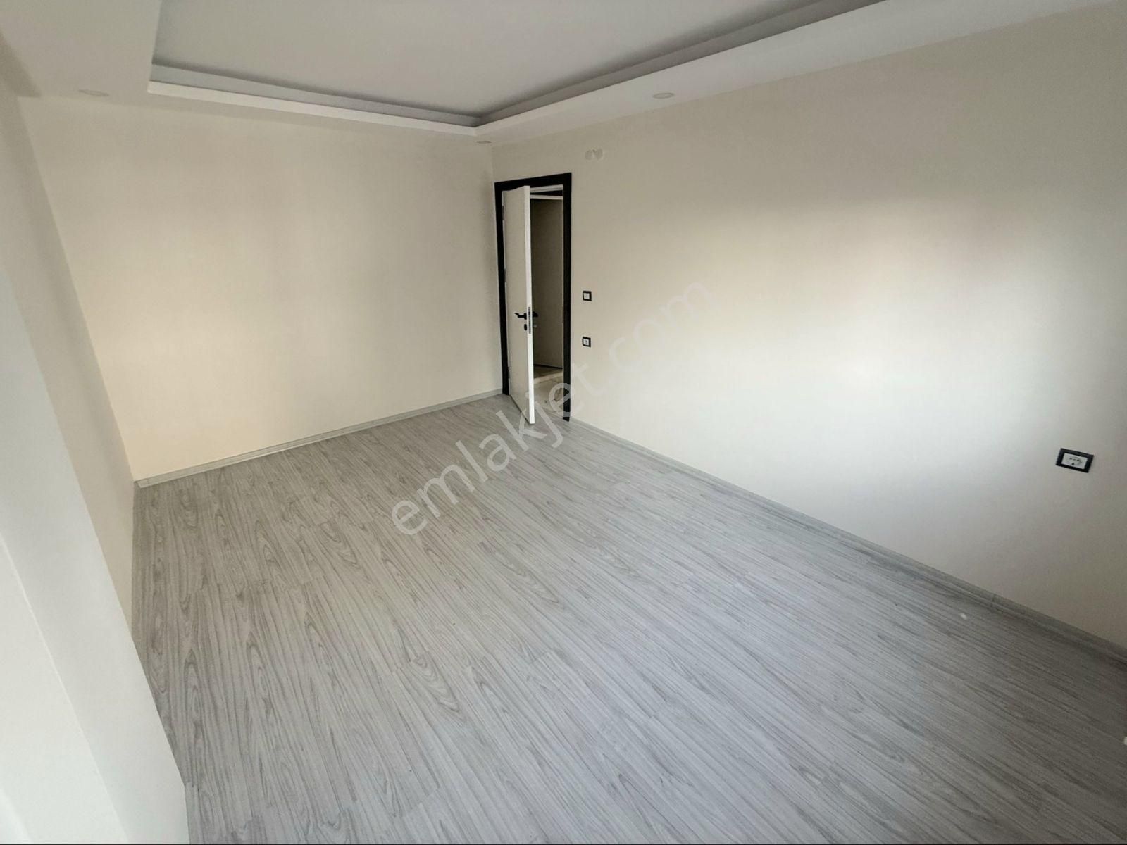 Aktoprak Mah'de Tramvay'a Yakın Sıfır Geniş 3+1 - Görsel 15