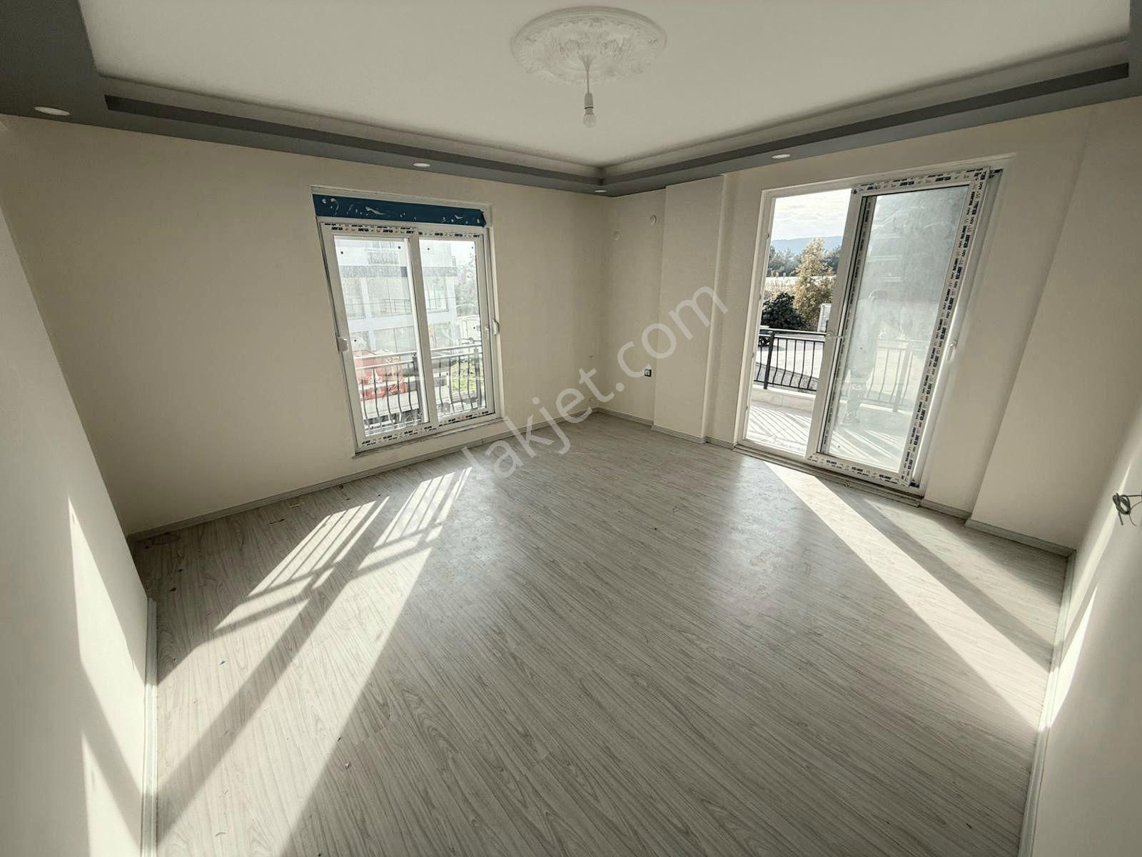 Aktoprak Mah'de Tramvay'a Yakın Sıfır Geniş 3+1 - Görsel 19