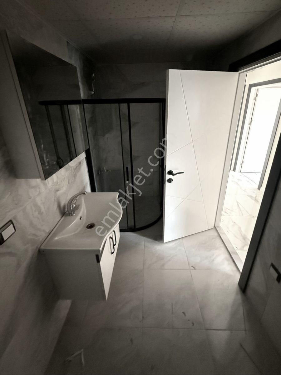 Aktoprak Mah'de Tramvay'a Yakın Sıfır Geniş 3+1 - Görsel 3