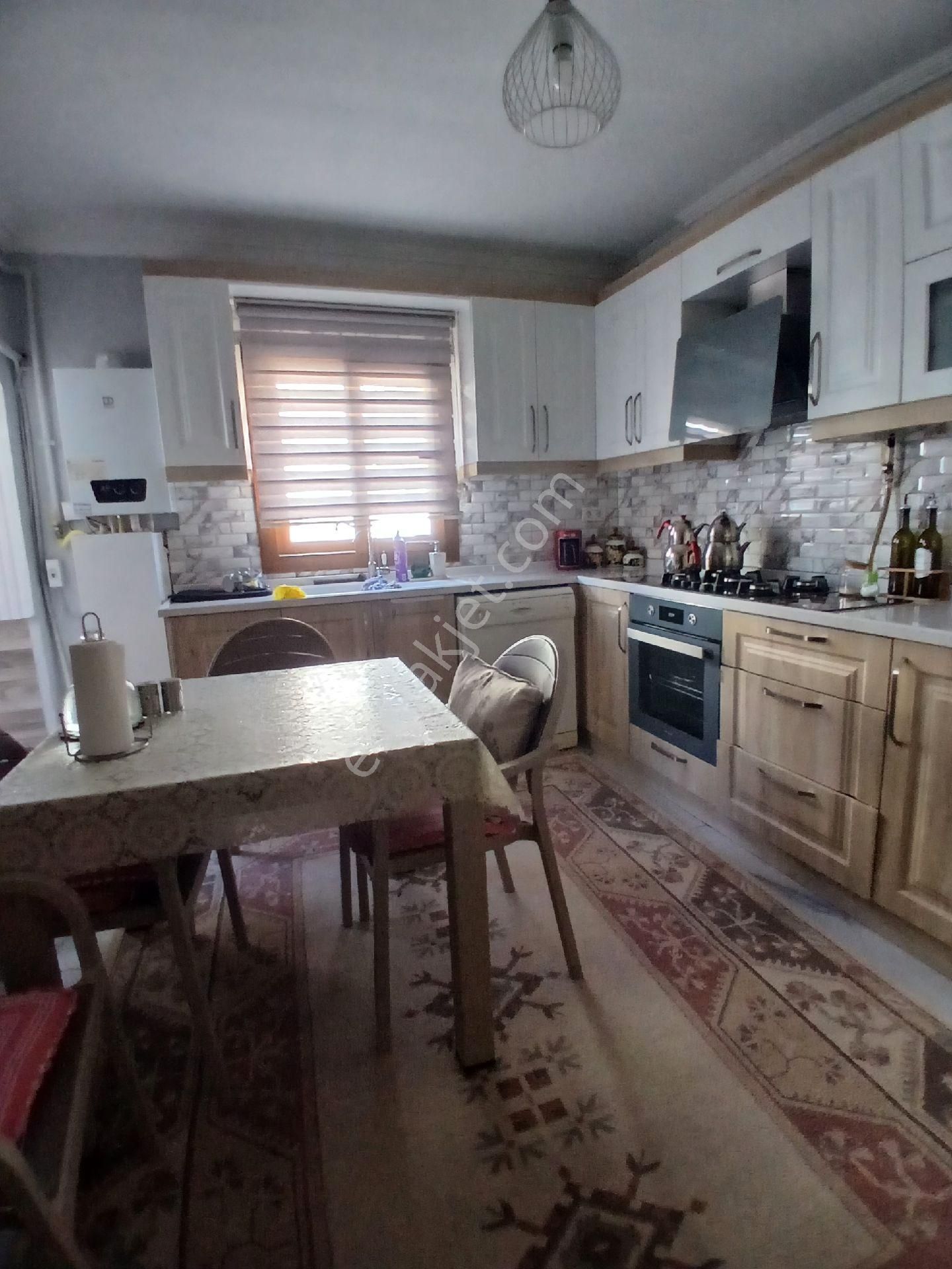 İzmir Torbalı Ertuğrul Mahallesinde 3+1 Arakat Daire Satılık - Görsel 4