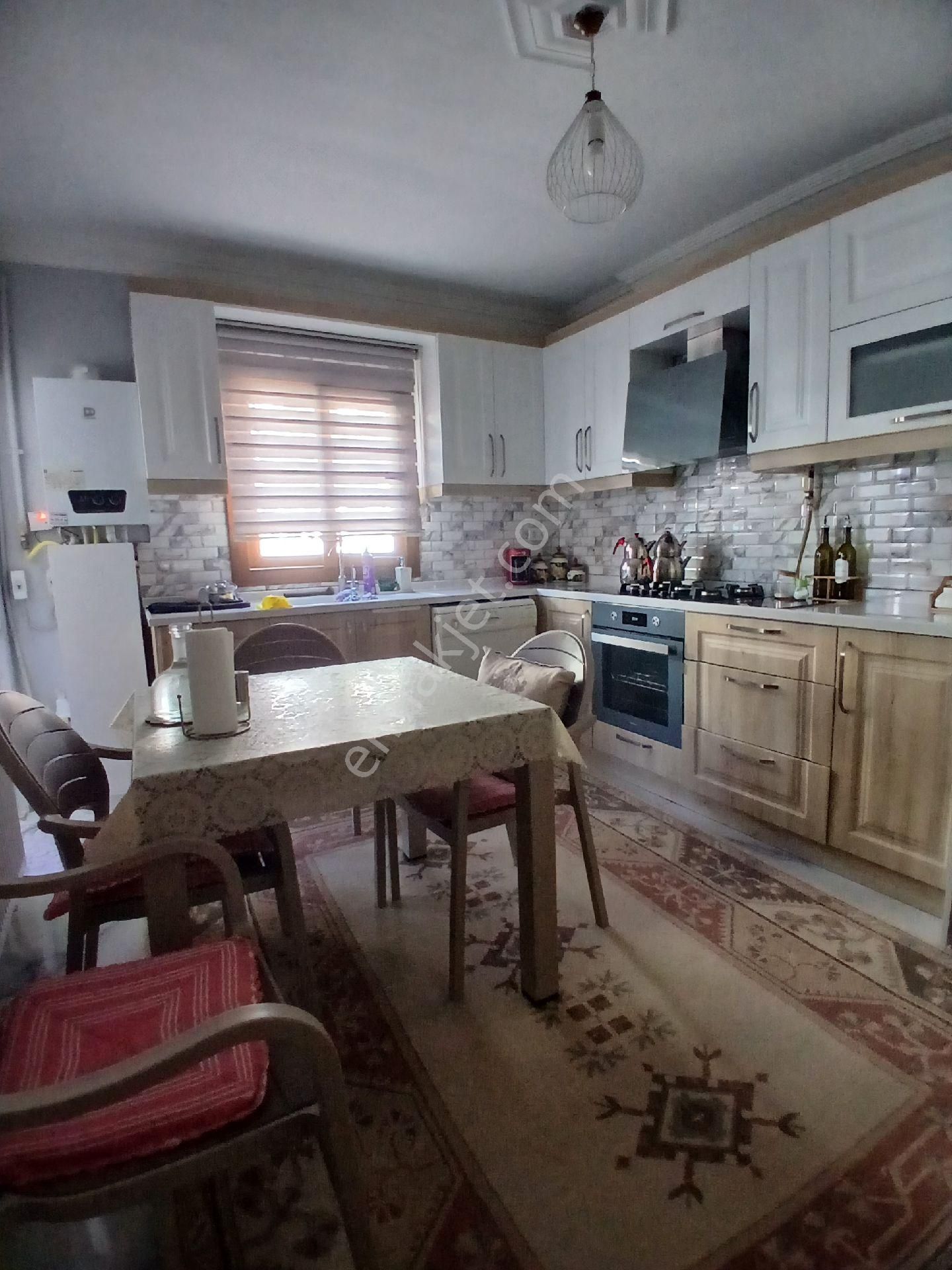 İzmir Torbalı Ertuğrul Mahallesinde 3+1 Arakat Daire Satılık - Görsel 2