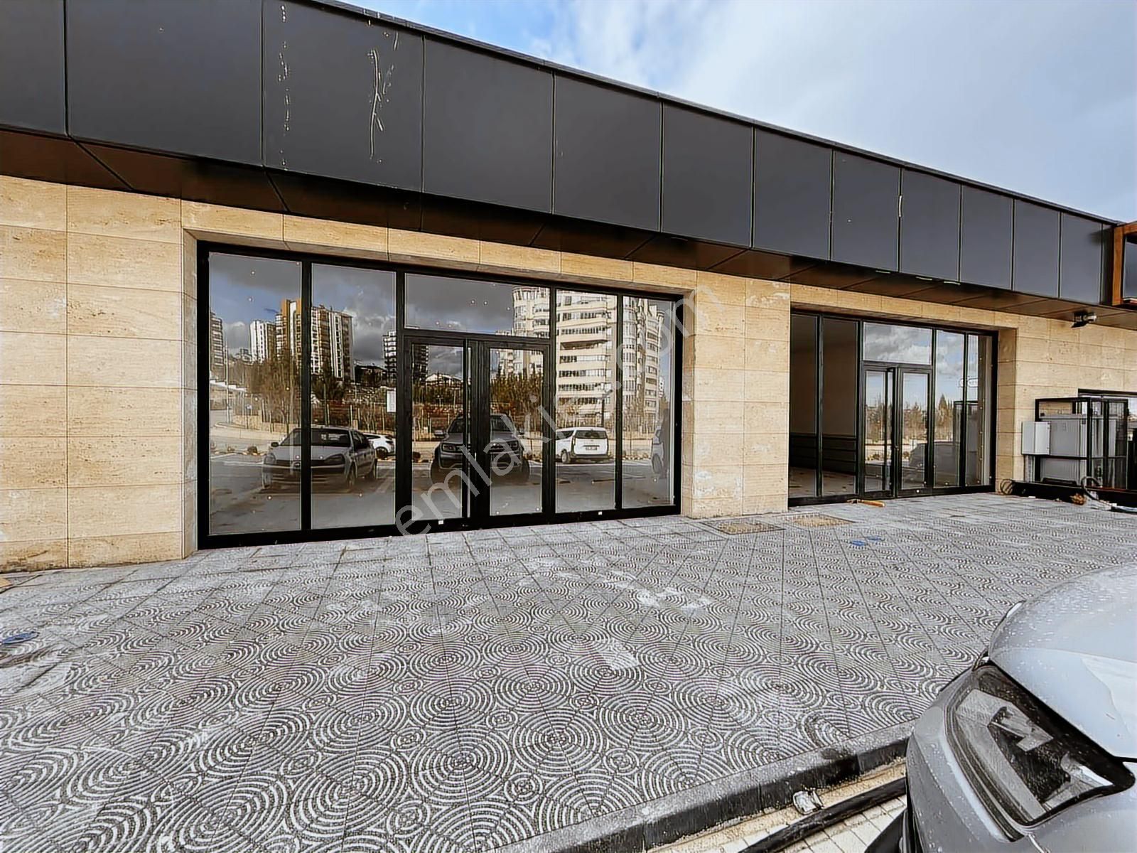 Türk Konut Bulv. Yük. Tabela Değeri 350 M2 Kiralık Depolu Dükkan - Görsel 24