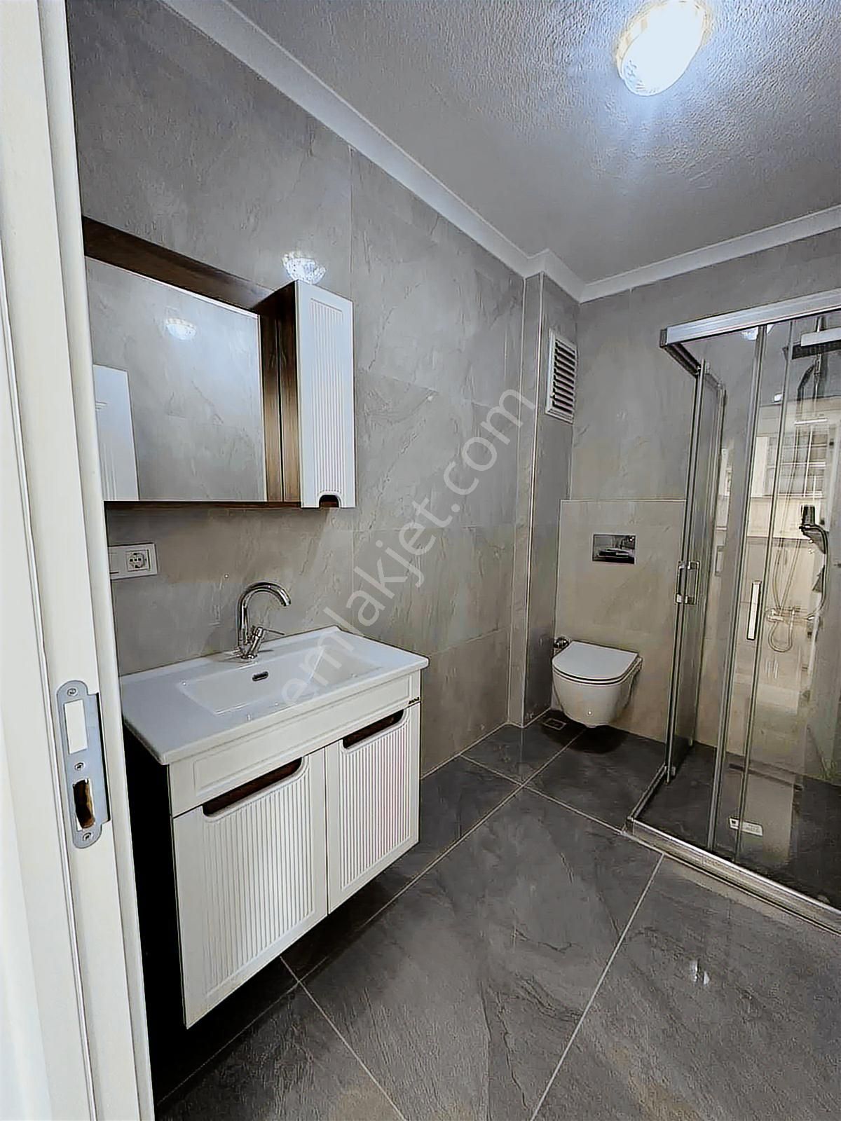 Cadde Üzeri Ebeveyn Banyolu 90m 2+1 Satılık Lüks Ara Kat Daire - Görsel 11