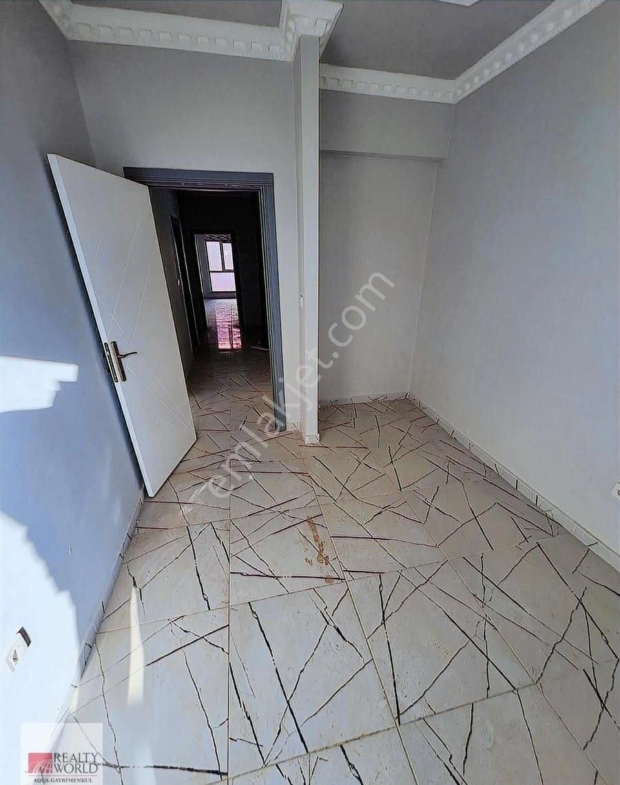 Altıntaş'ta Deniz Manzaralı 2+1 Havuzlu Sitede Satılık Daire - Görsel 34